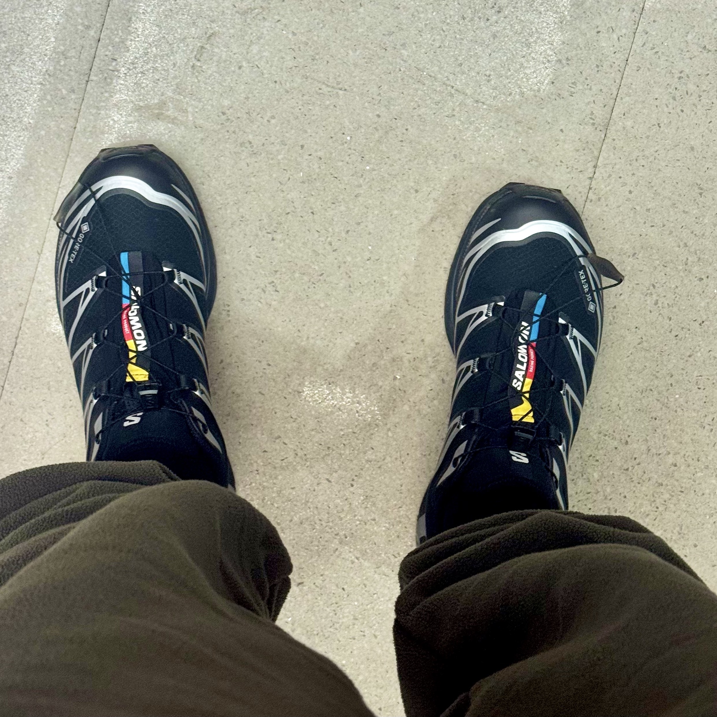 Salomon XT-6 GTX Black Silver 착용 스타일 - 3