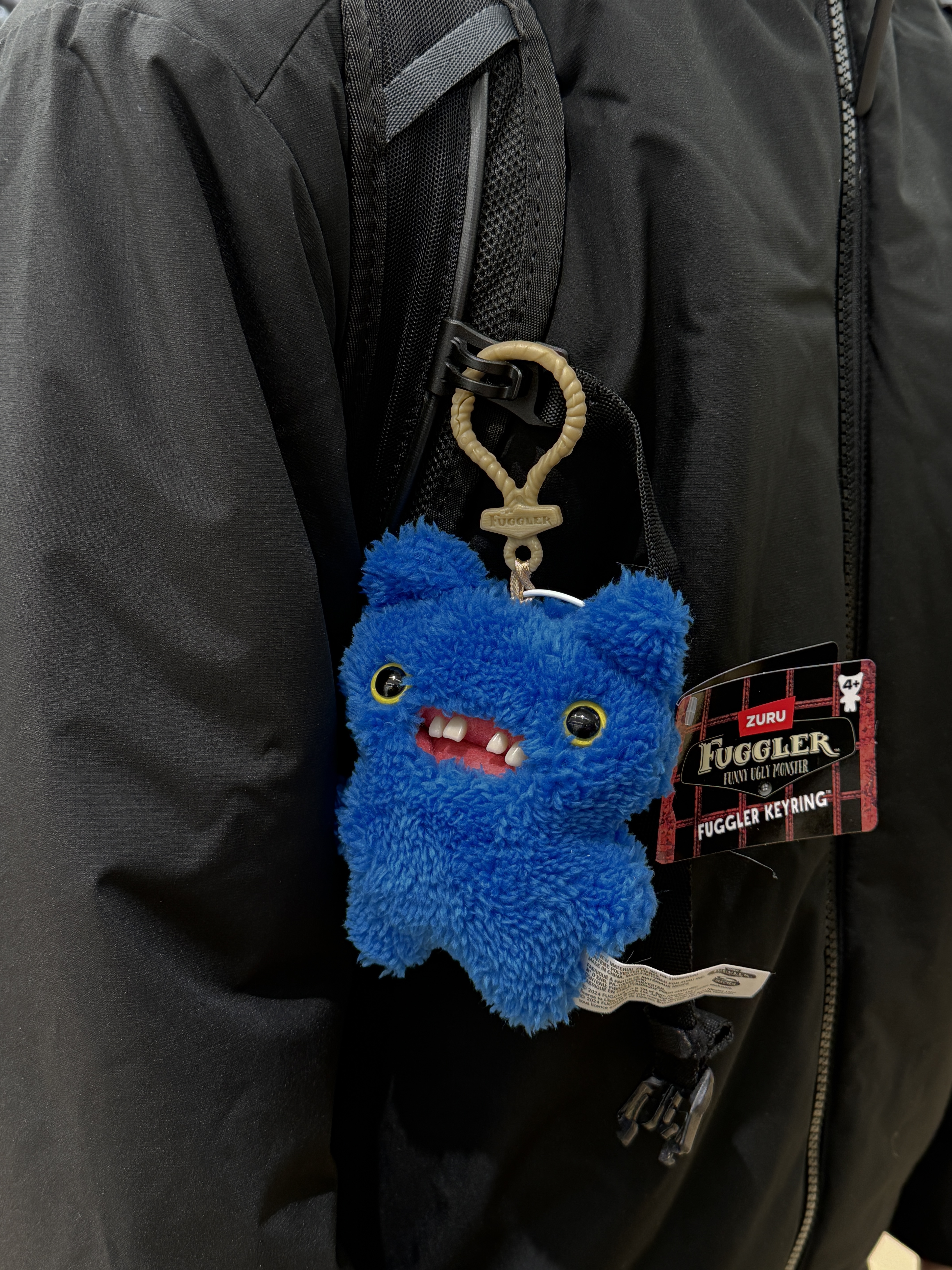 Fuggler Screech Keyring Blue 착용 스타일