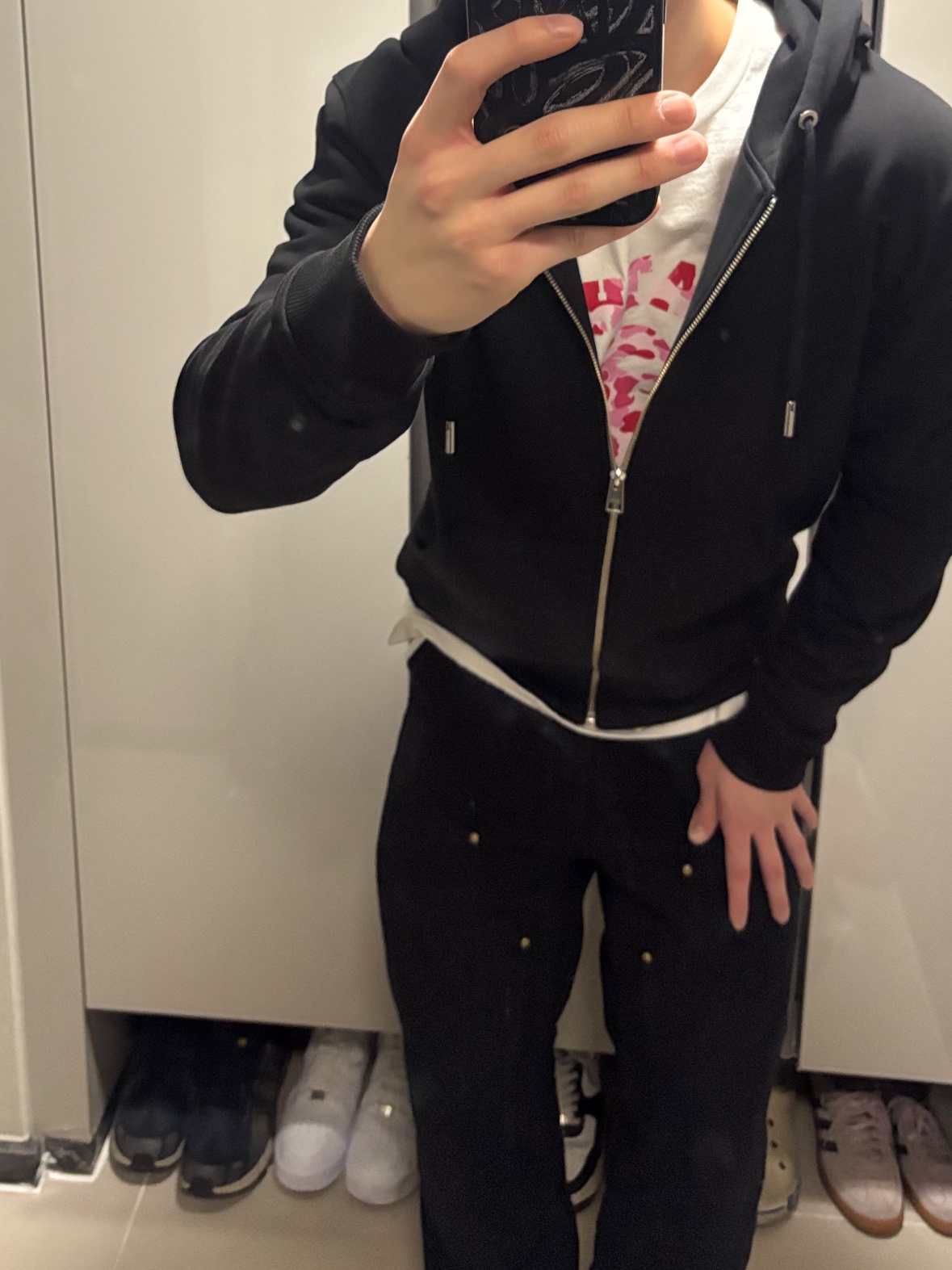 AMI de Coeur Loopback Oragnic Cotton Fleece Zipped Hoodie Black, Carhartt WIP Dearborn Canvas Double Knee Pants Black Rinsed 착용 스타일
