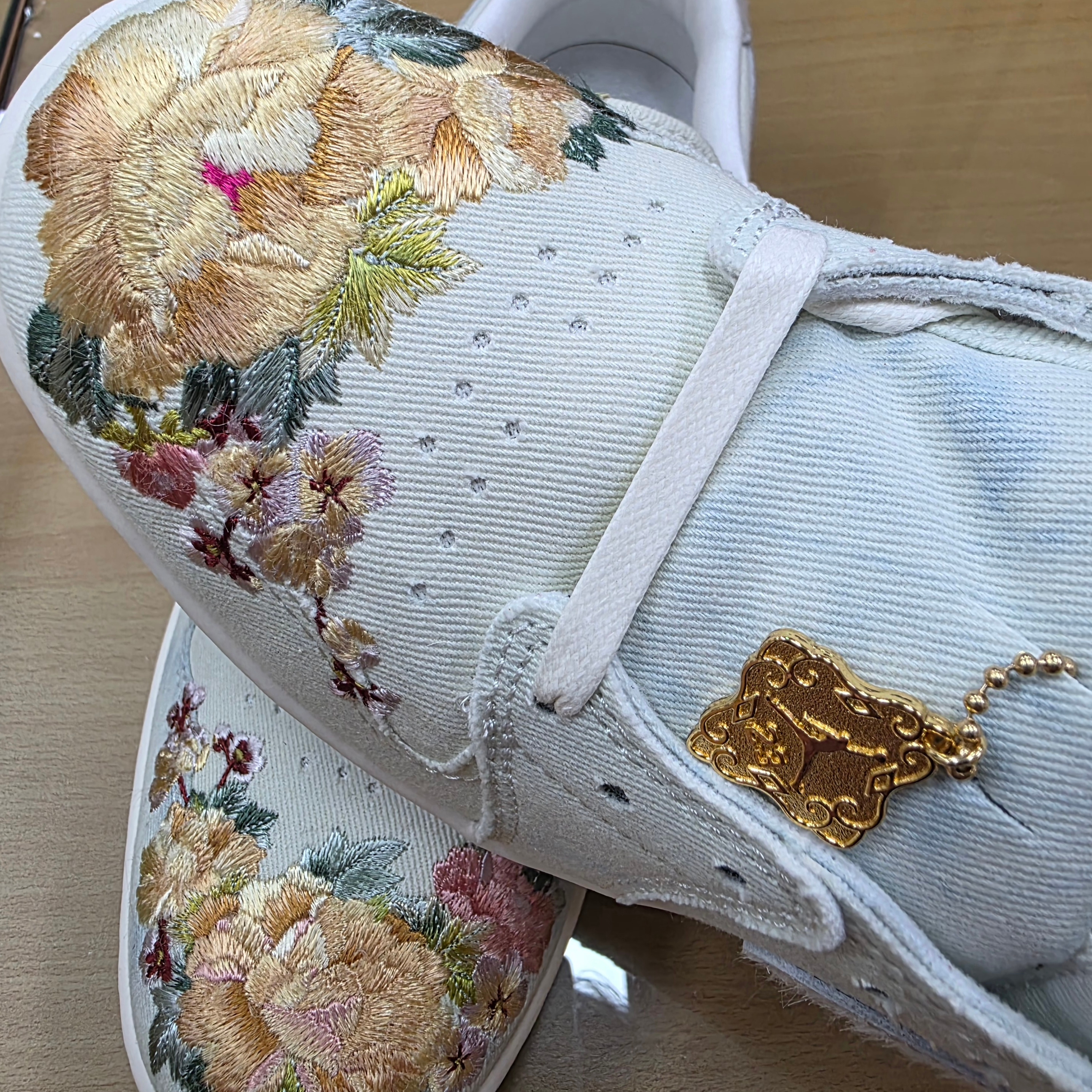 Jordan 1 Retro Low OG Greyish and Sail 착용 스타일 - 1