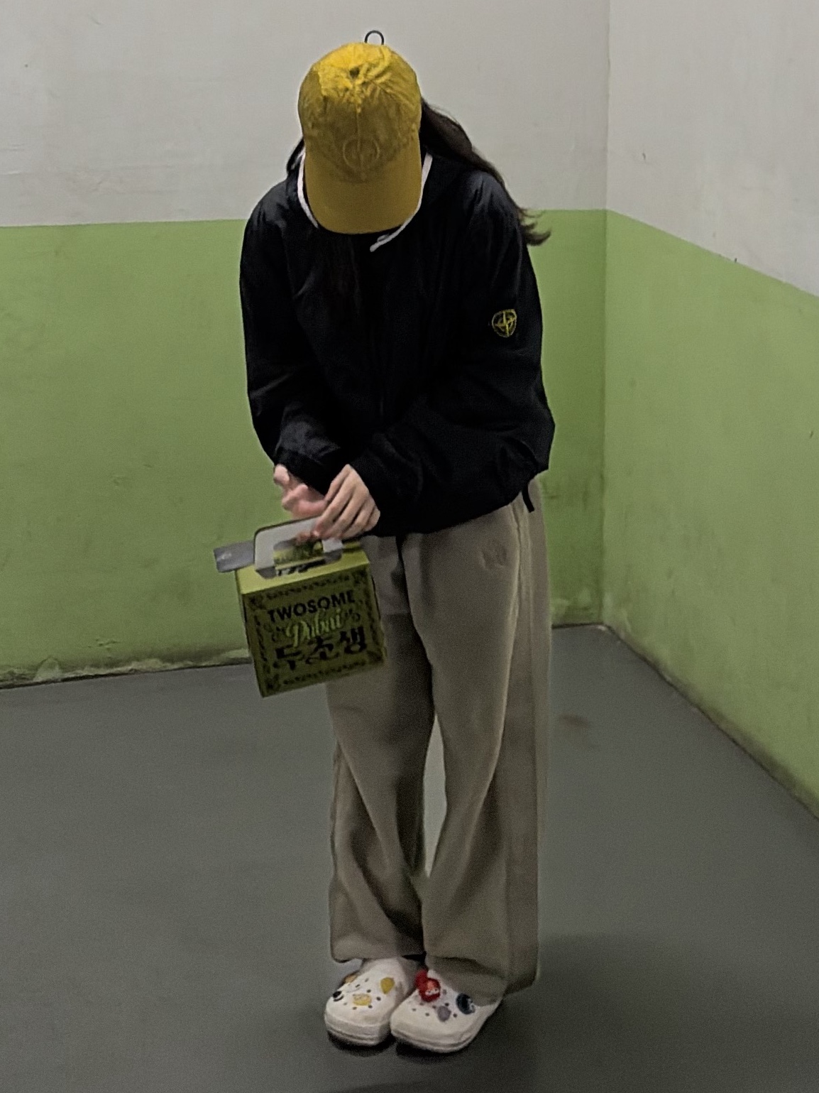 Stone Island 99576 Nylon Metal 6-Panel Cap Yellow - 22SS, Stone Island 41131 Skin Touch Nylon-TC Garment Dyed Hooded Blouson Black - 22SS 착용 스타일