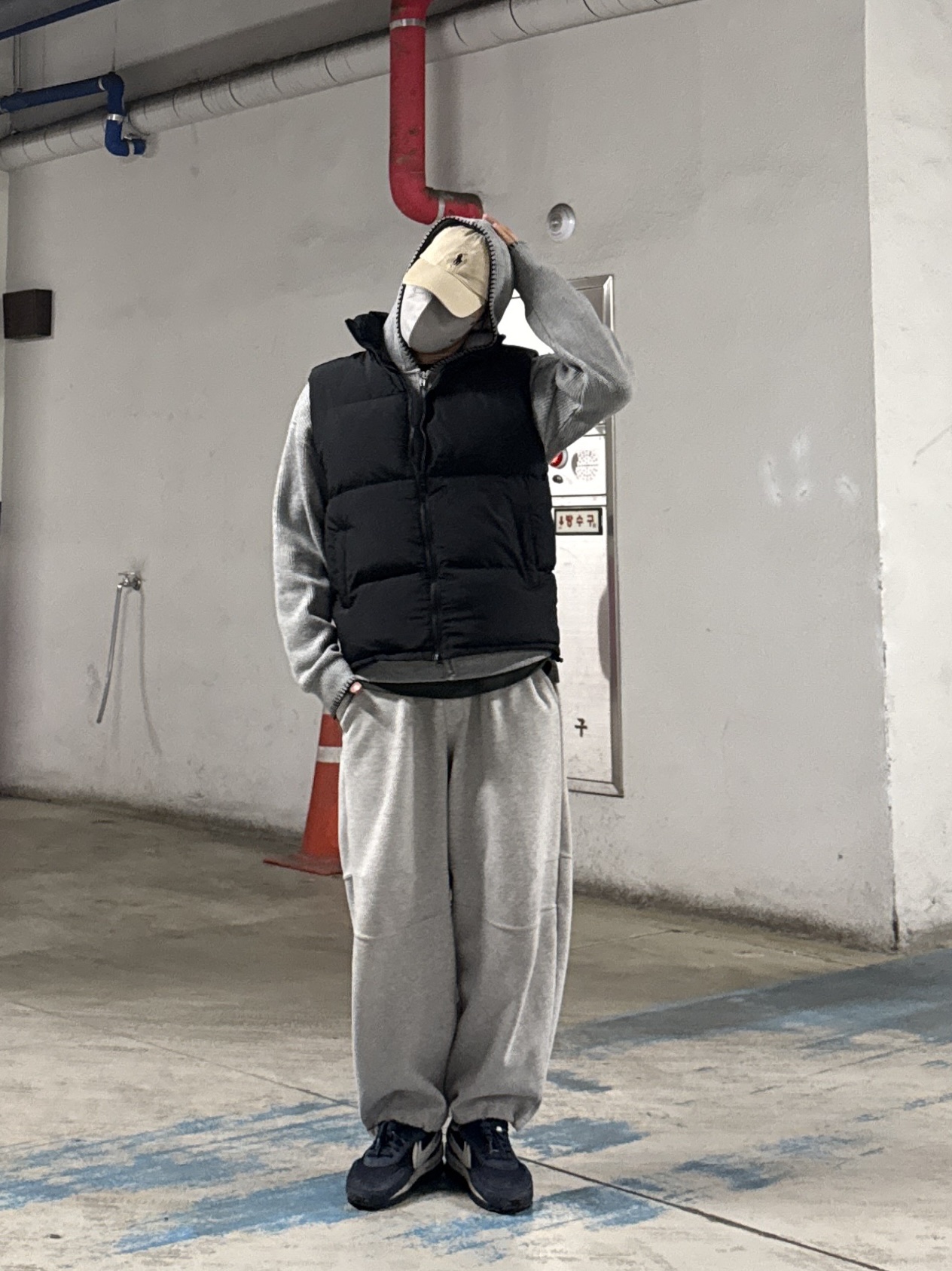 [15%적립] Polo Ralph Lauren Cotton Chino Baseball Cap Nubuck Relay Blue - 25SS, Nike x Sacai x Fragment LDWaffle Blackened Blue 착용 스타일 - 2