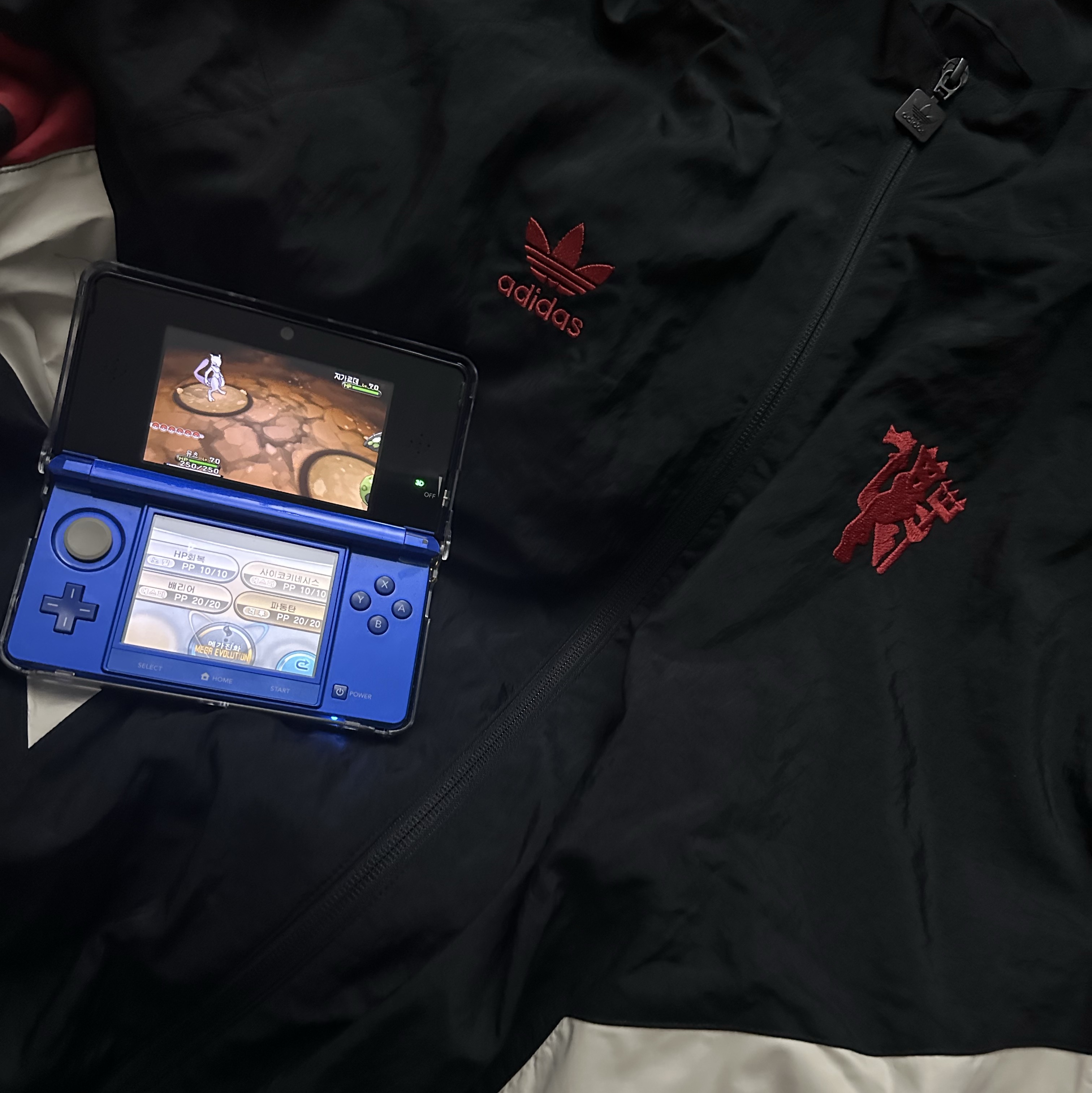 Adidas Manchester United Originals Track Top Black Red - KR Sizing 착용 스타일