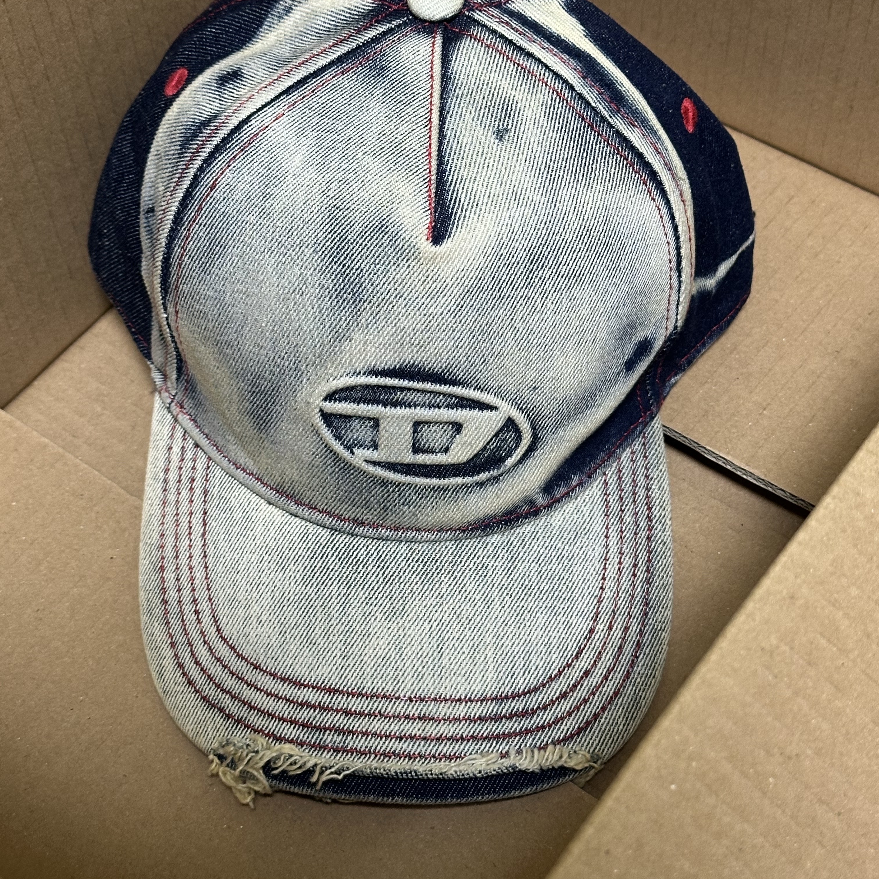 Diesel C-Seymon Treated Denim Baseball Cap Blue White 착용 스타일