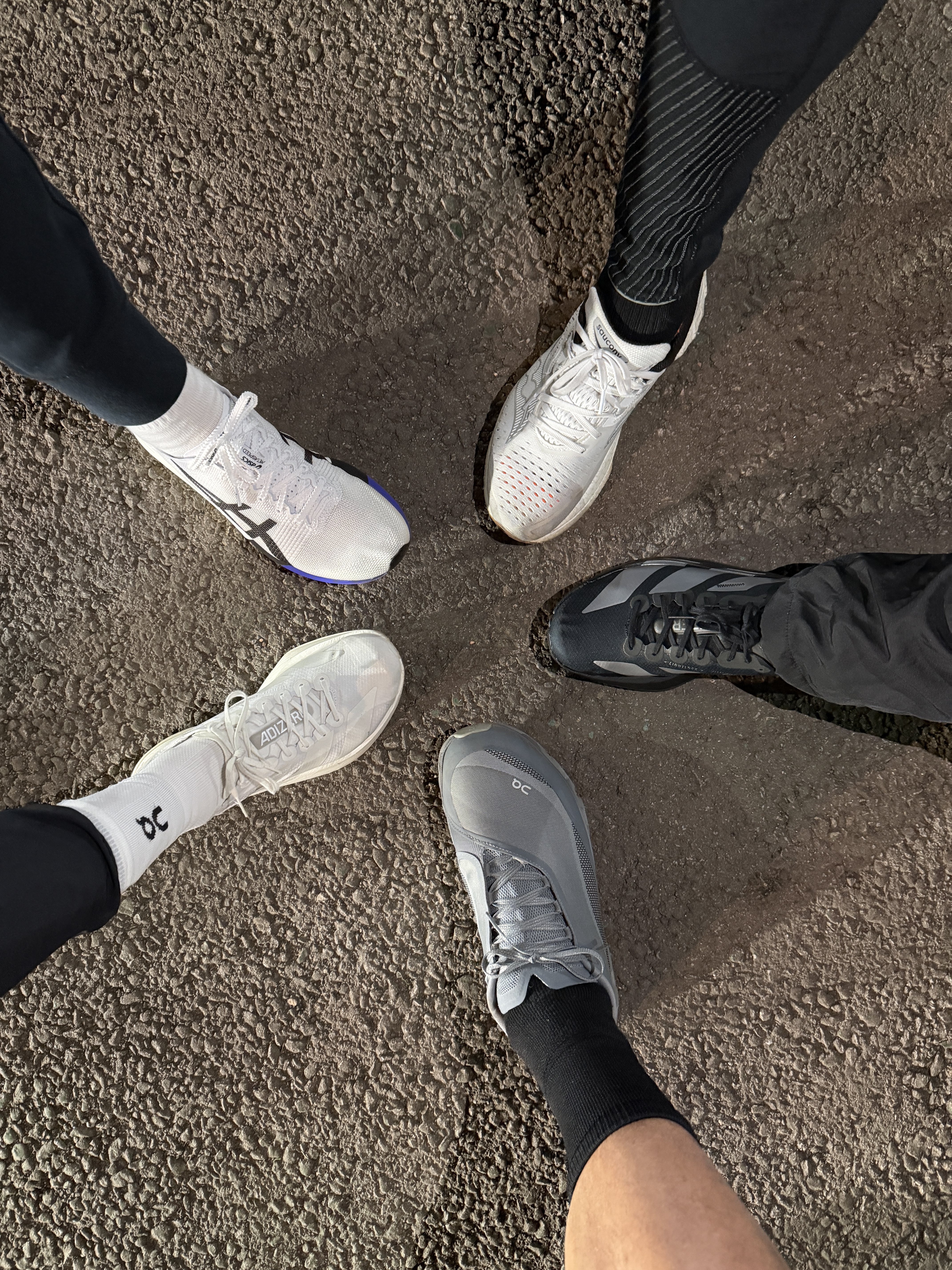 On Running x Post Archive Faction (Paf) Cloudmonster Hyper Phantom Apollo, Adidas Adizero Adios Pro 4 Cloud White Zero Metalic 착용 스타일