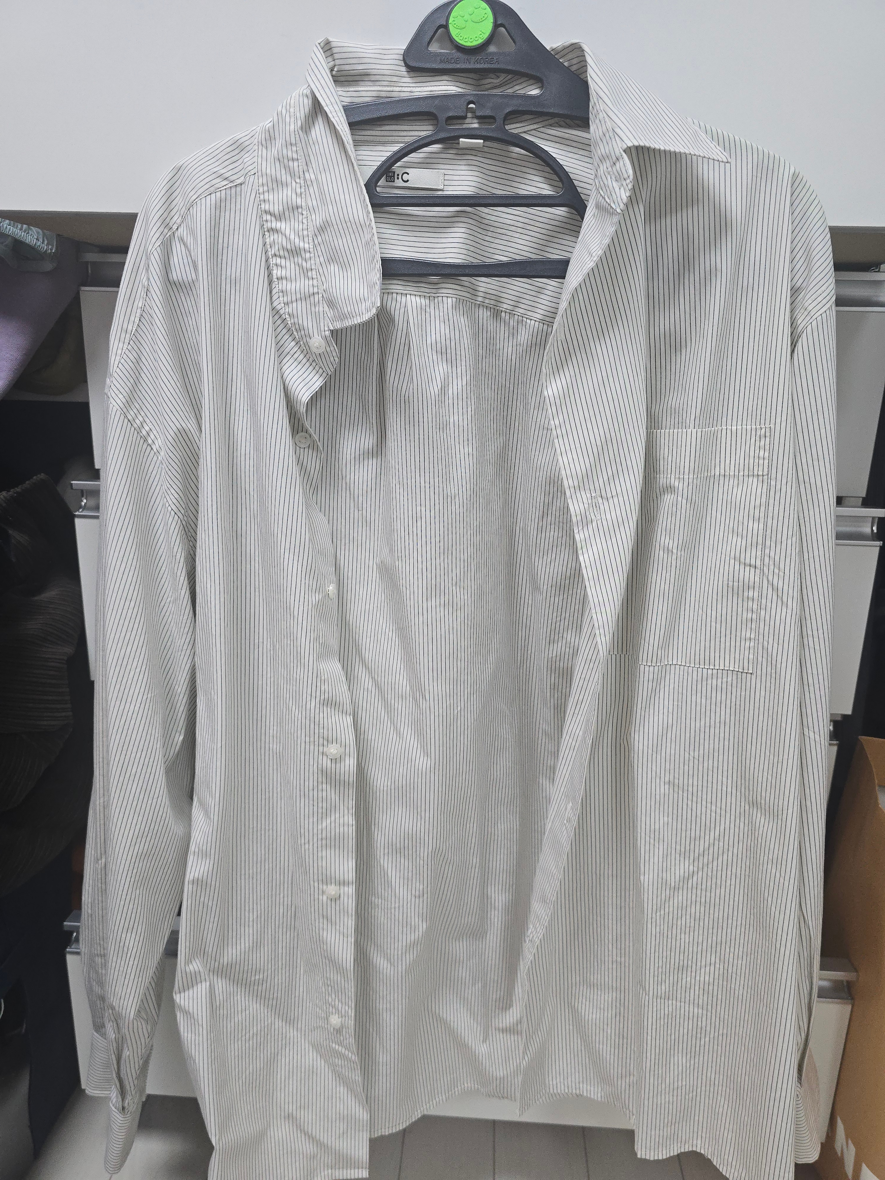 Uniqlo C Broad Oversized Long Sleeve Stripe Shirt Off White - KR 착용 스타일