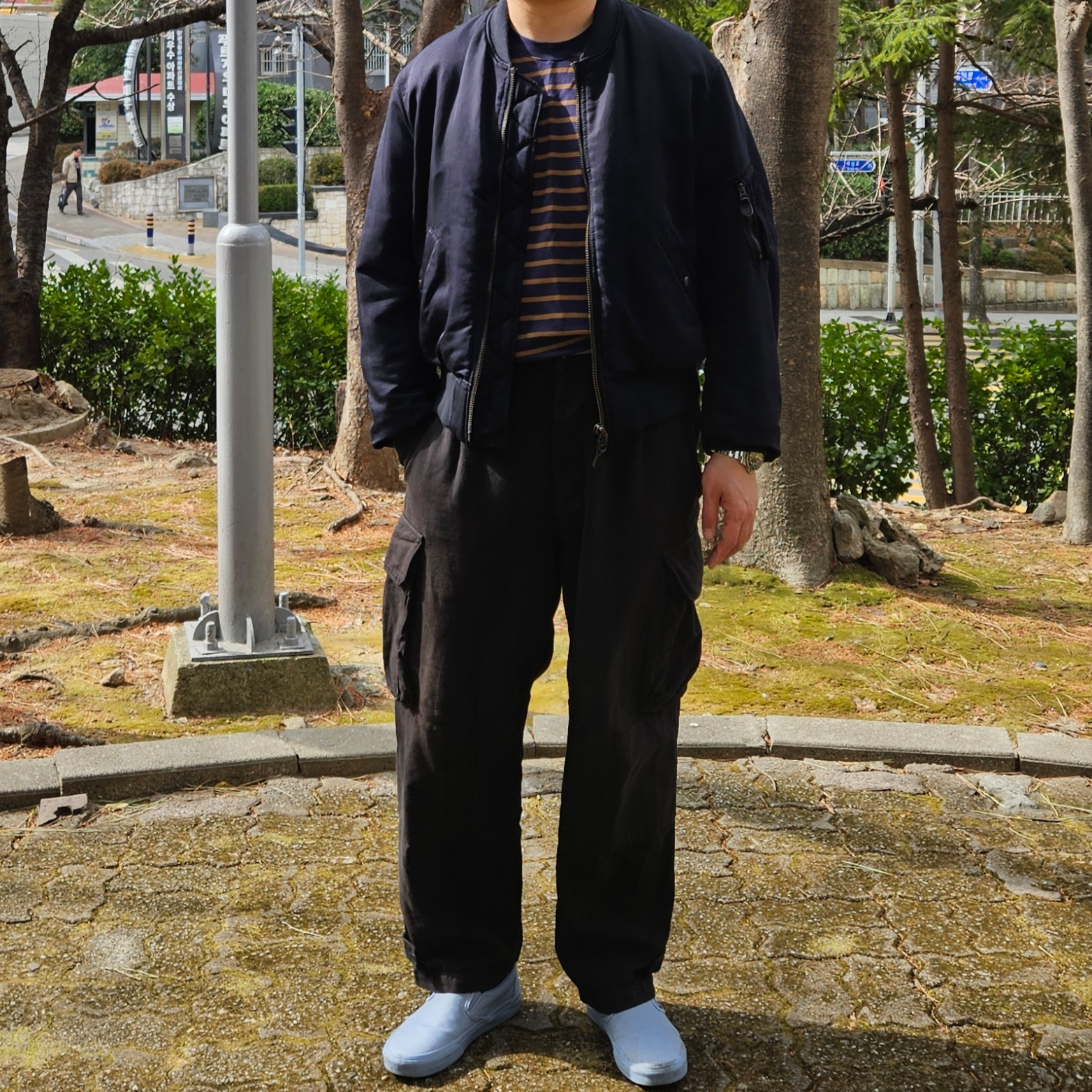 Rolex Submariner 41mm 124060 Black Oyster 착용 스타일 - 2