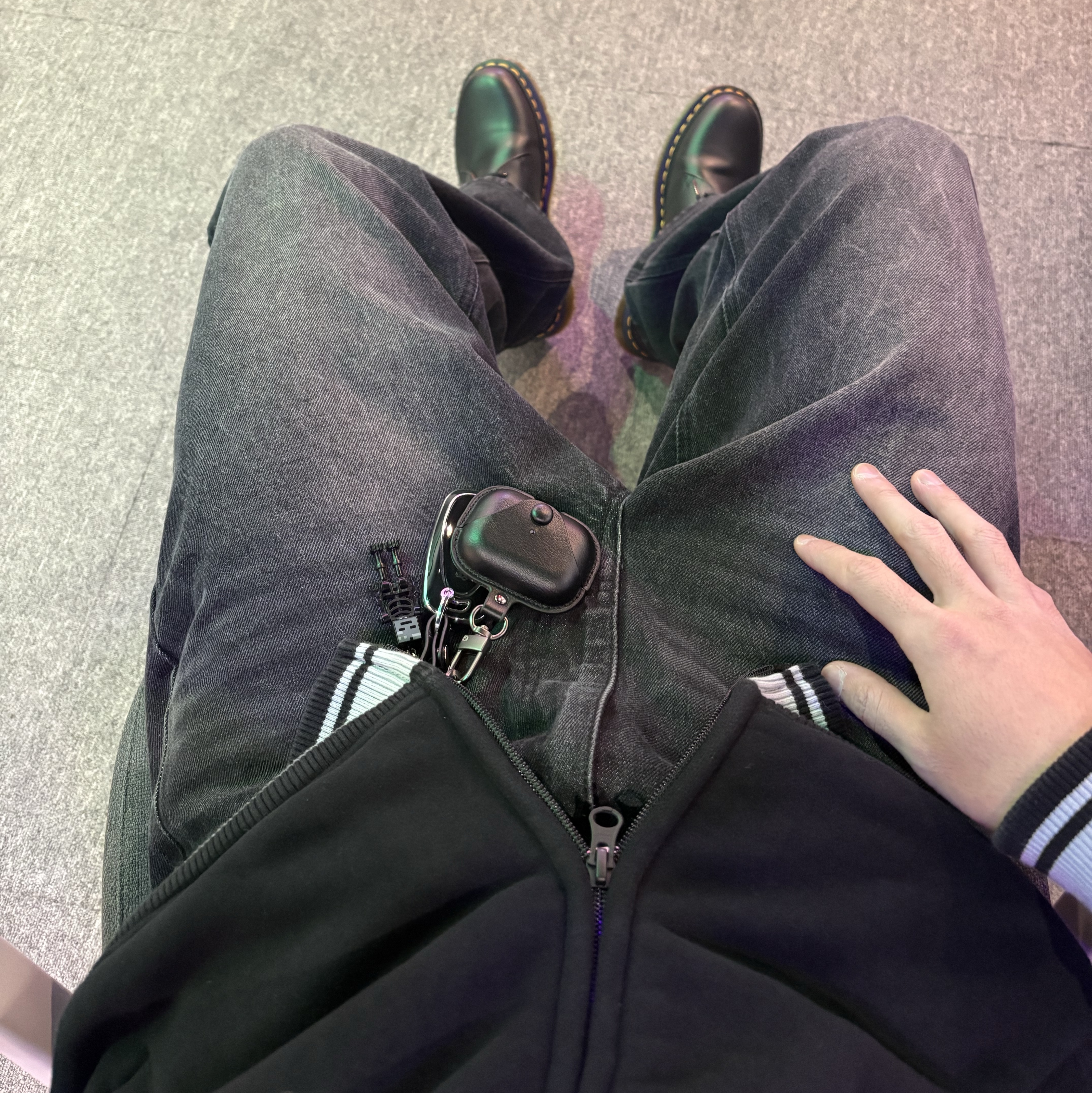 Dr. Martens 1461 Smooth Black, Millo Archive Cade Multi Carabiner Silver 착용 스타일
