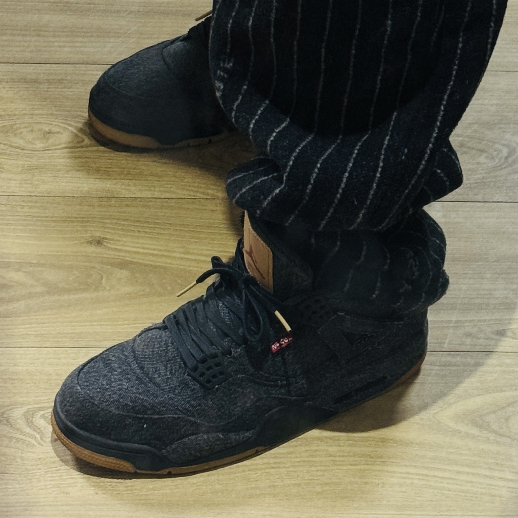 Jordan 4 x Levi's Retro Black Denim (Levi's Tag), Nike x Stussy NRG Striped Wool Pants Black (DR4412-010) 착용 스타일 - 1