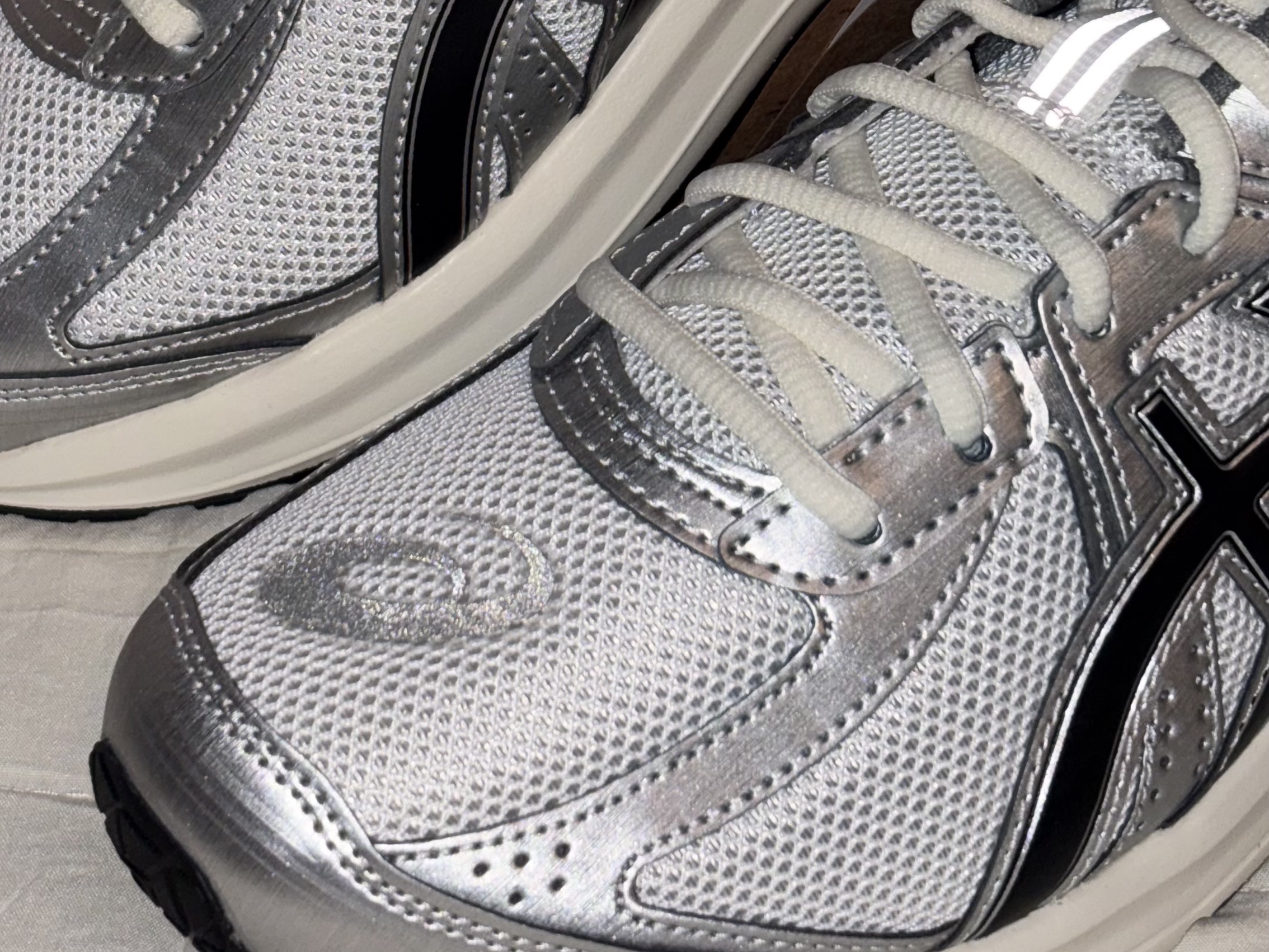 Asics Jog 100 S White Black - 2E Wide 착용 스타일 - 2
