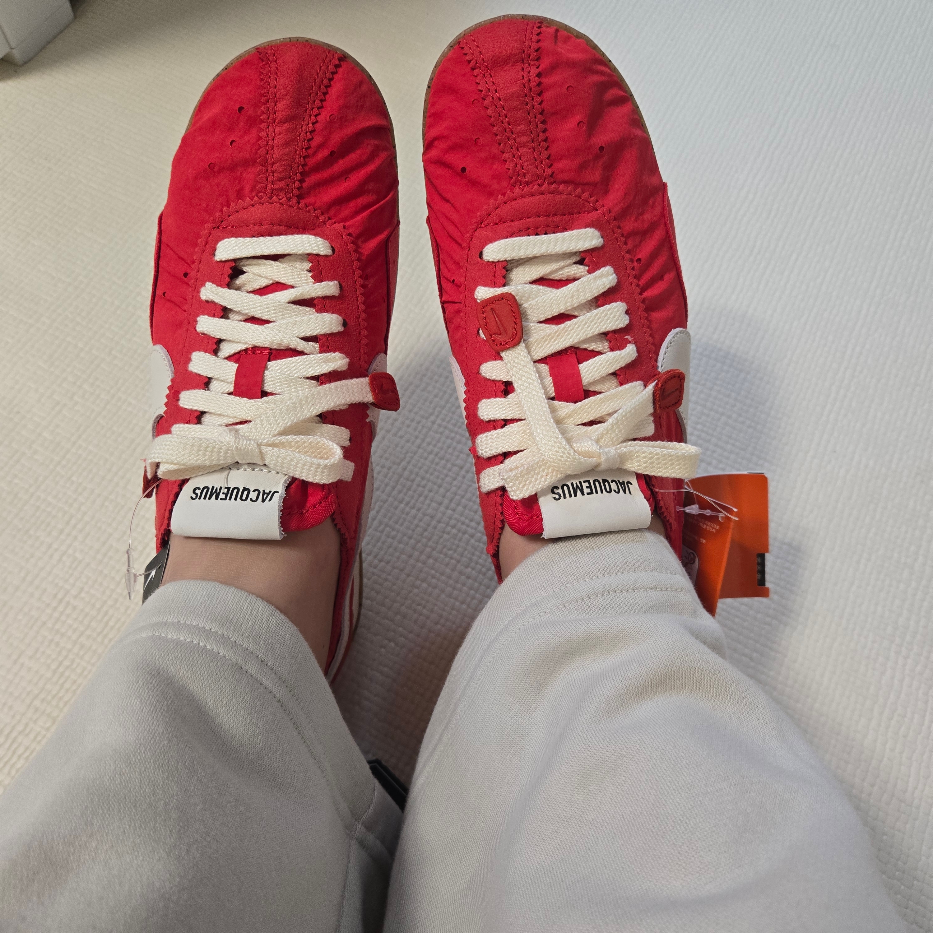 Nike x Jacquemus Moon Shoe SP University Red and Bicycle Yellow 착용 스타일 - 3