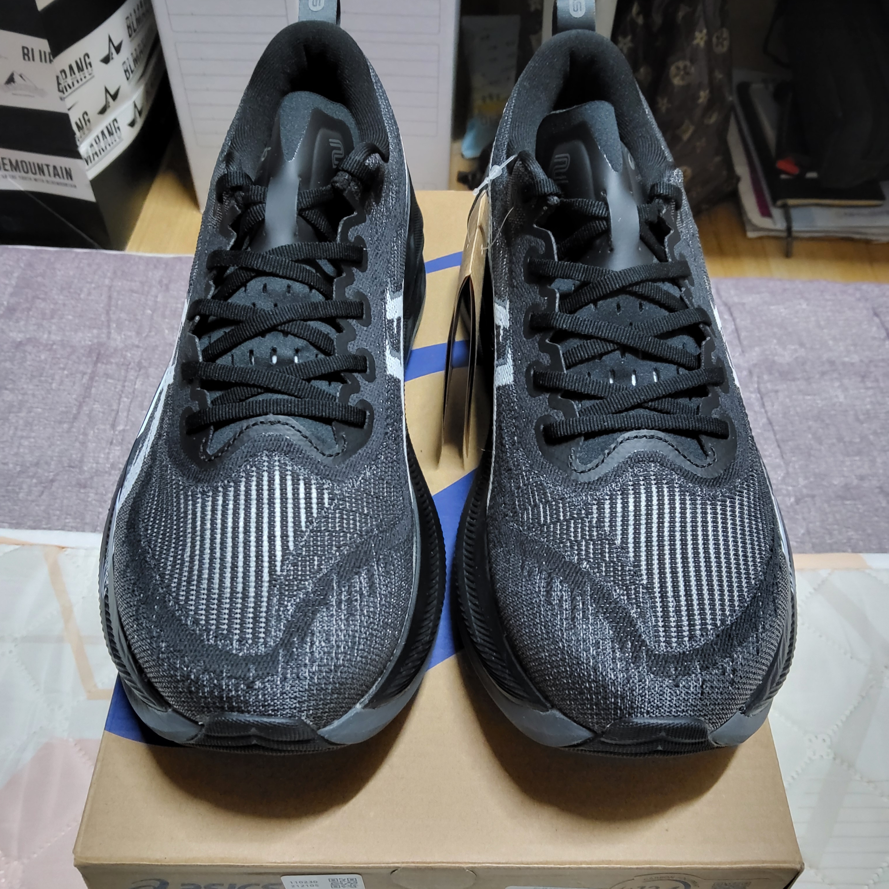 Asics Superblast 2 Black White 착용 스타일 - 2