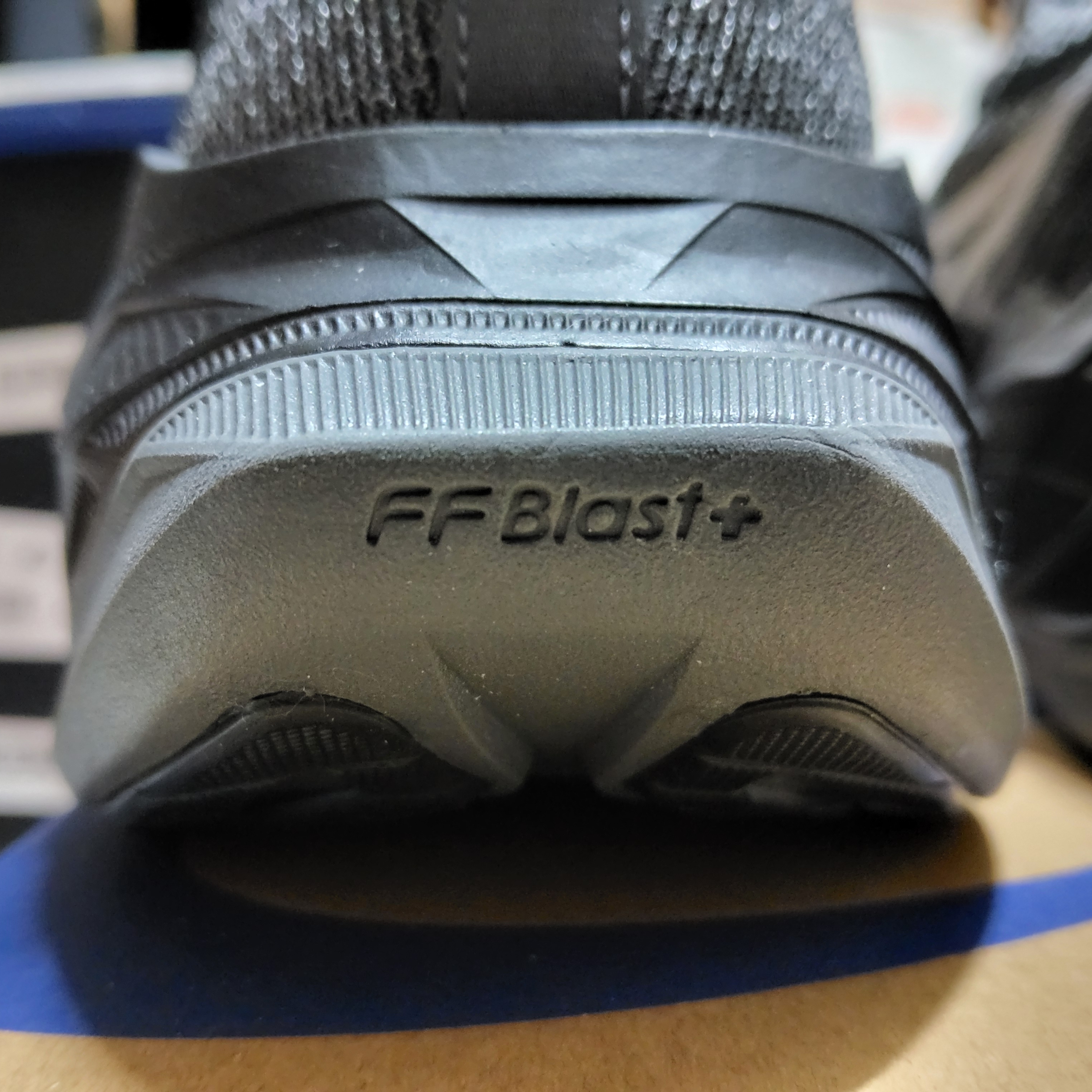 Asics Superblast 2 Black White 착용 스타일 - 7