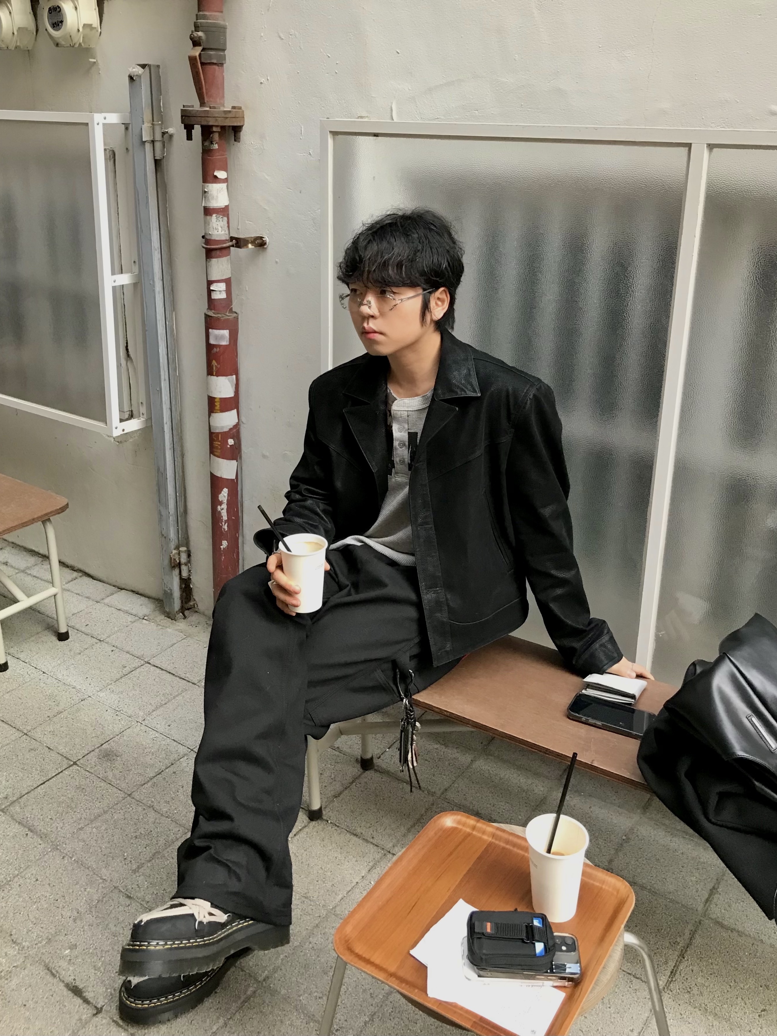 Dr. Martens x Rick Owens 1460 Quad Sole Mega Lace Boots Black, Haleine Cropped Nubuck Structured Jacket Black (WJ308) 착용 스타일 - 8