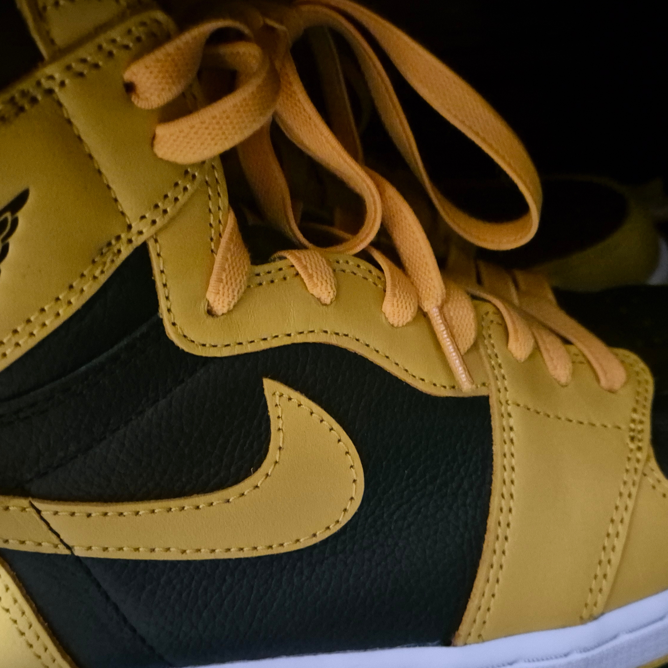 Jordan 1 Retro High OG Pollen 착용 스타일