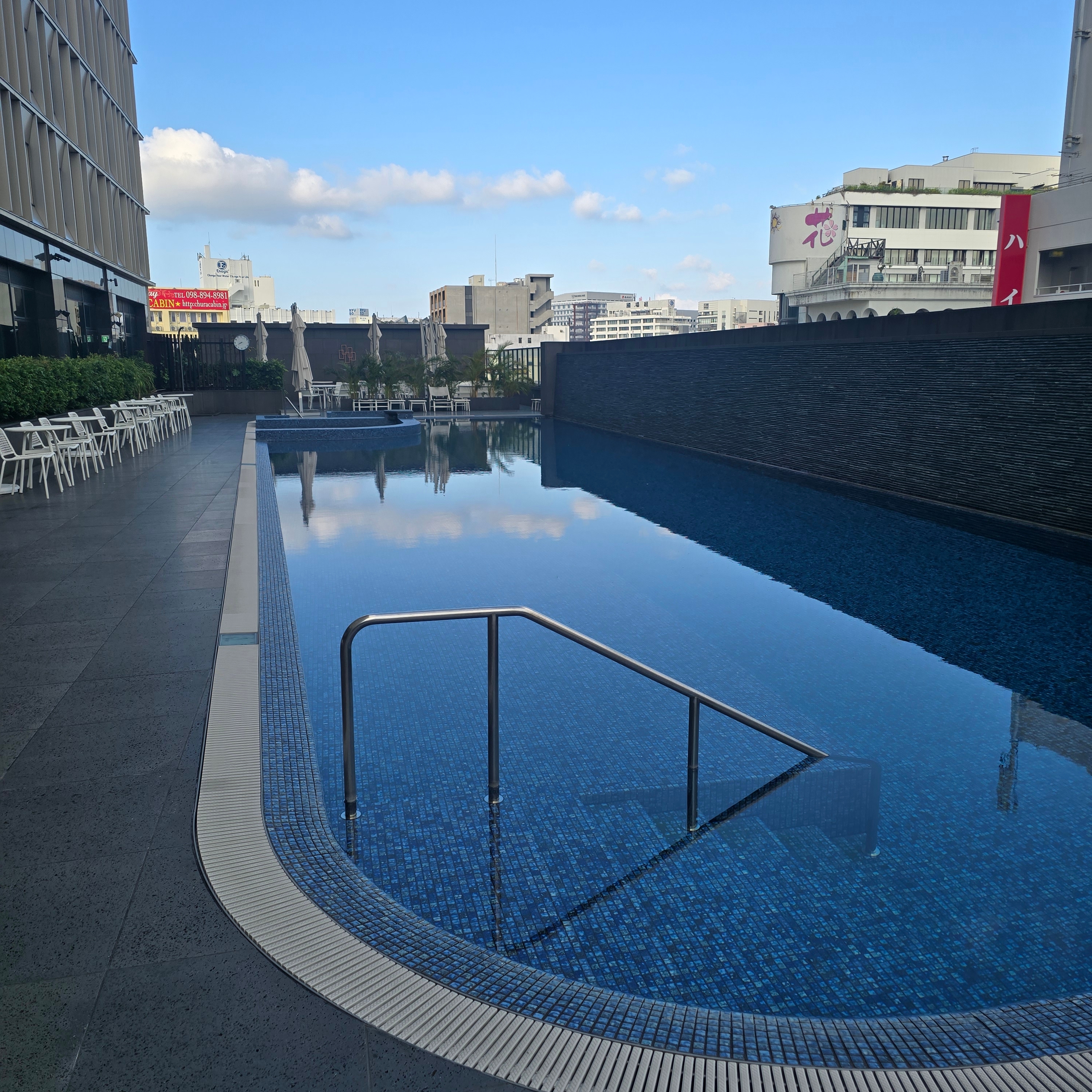 Arc'teryx Beta LT Jacket Black, Arc'teryx Heliad 6 Crossbody Bag Black 착용 스타일 - 4