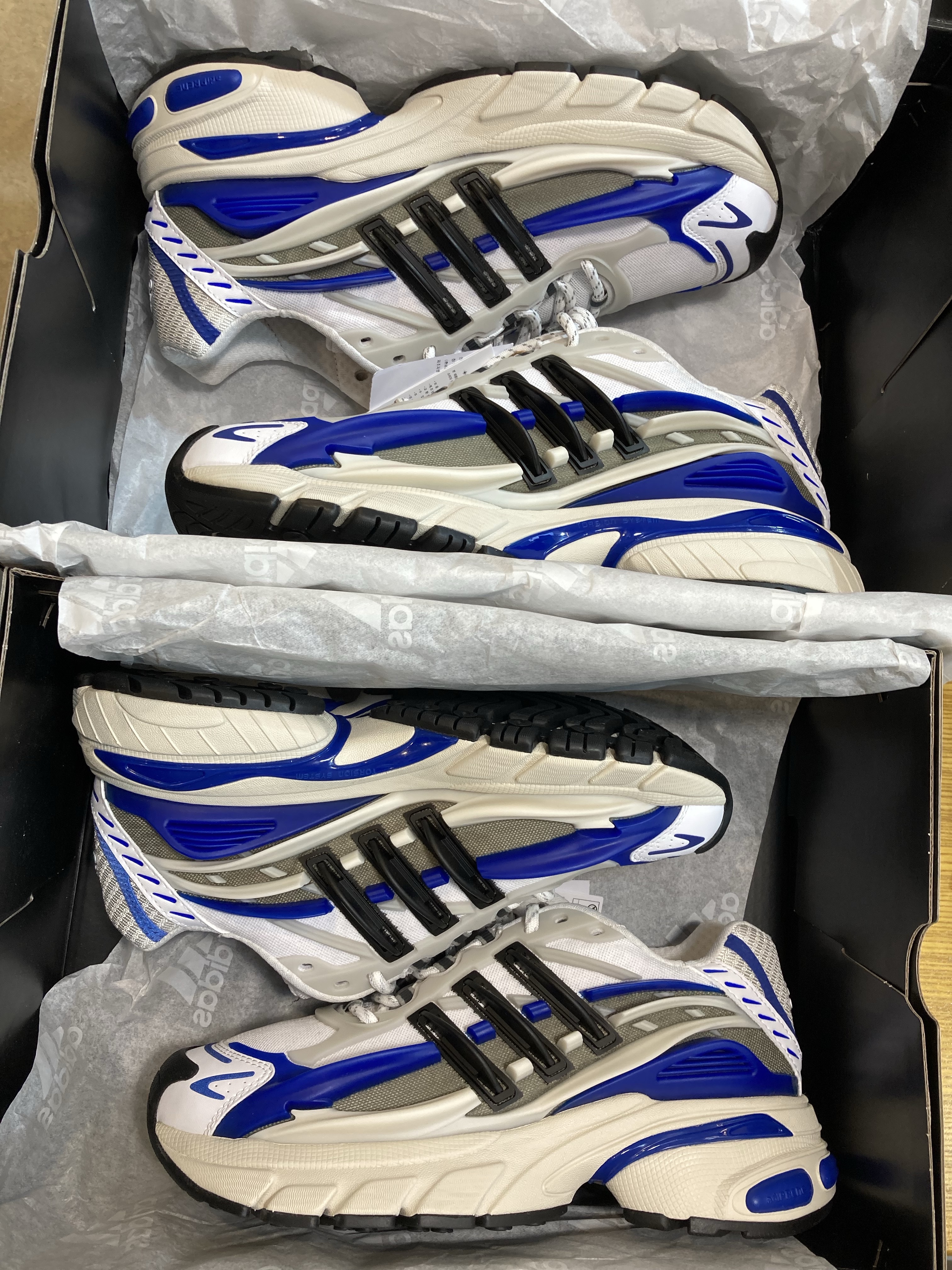 Adidas x Pharrell Williams Virginia Adistar Jellyfish Royal Blue Core Black 착용 스타일 - 3