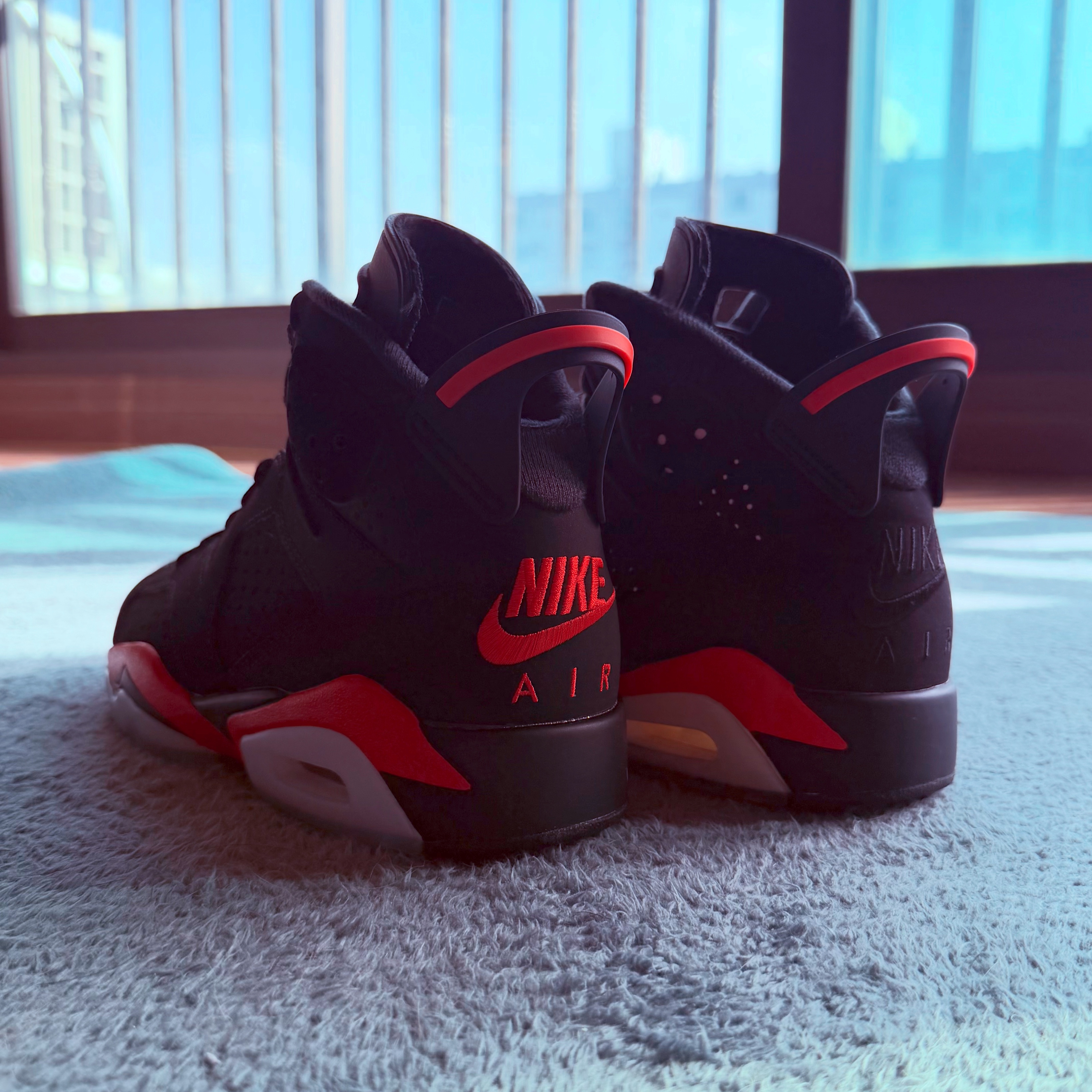 Jordan 6 Retro Infrared Salesman Black and Light Crimson, Jordan 6 Retro Infrared 2019 착용 스타일