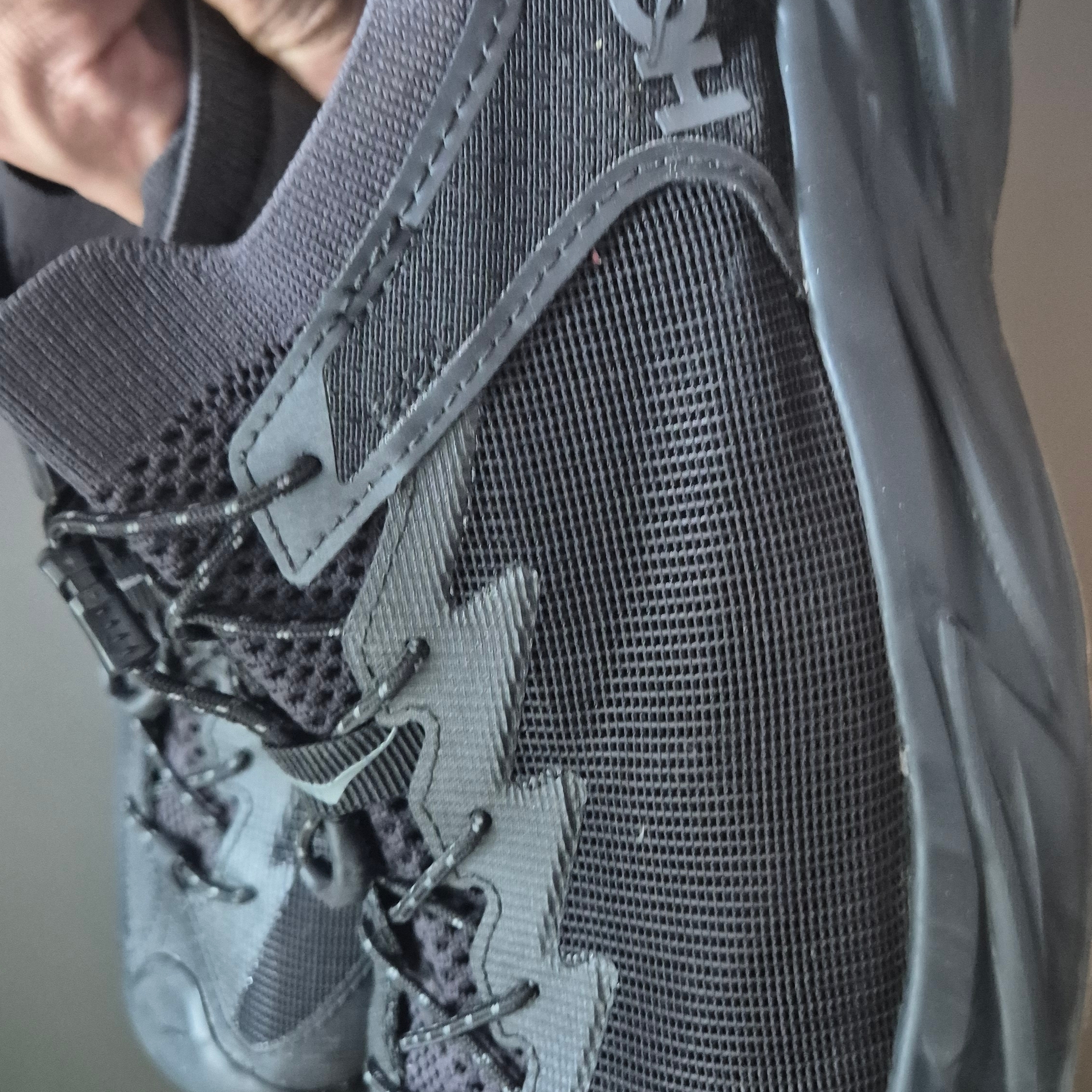 Hoka Hopara 2 Black 착용 스타일