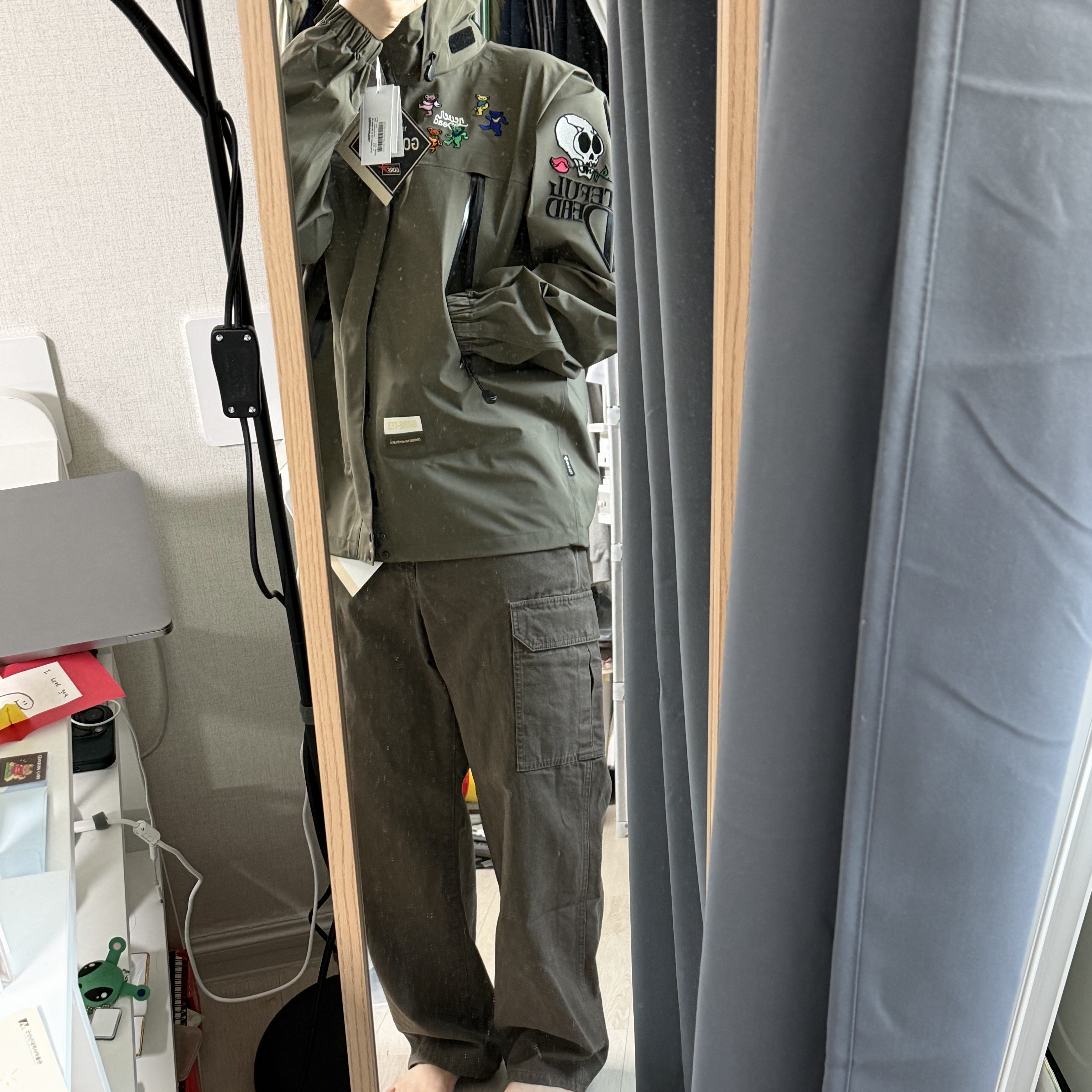 Thisisneverthat x GD Gore-Tex Windstopper 3L Iconography Jacket Mud, Thisisneverthat x Gore-Tex Windstopper Utility Pant Mud 착용 스타일