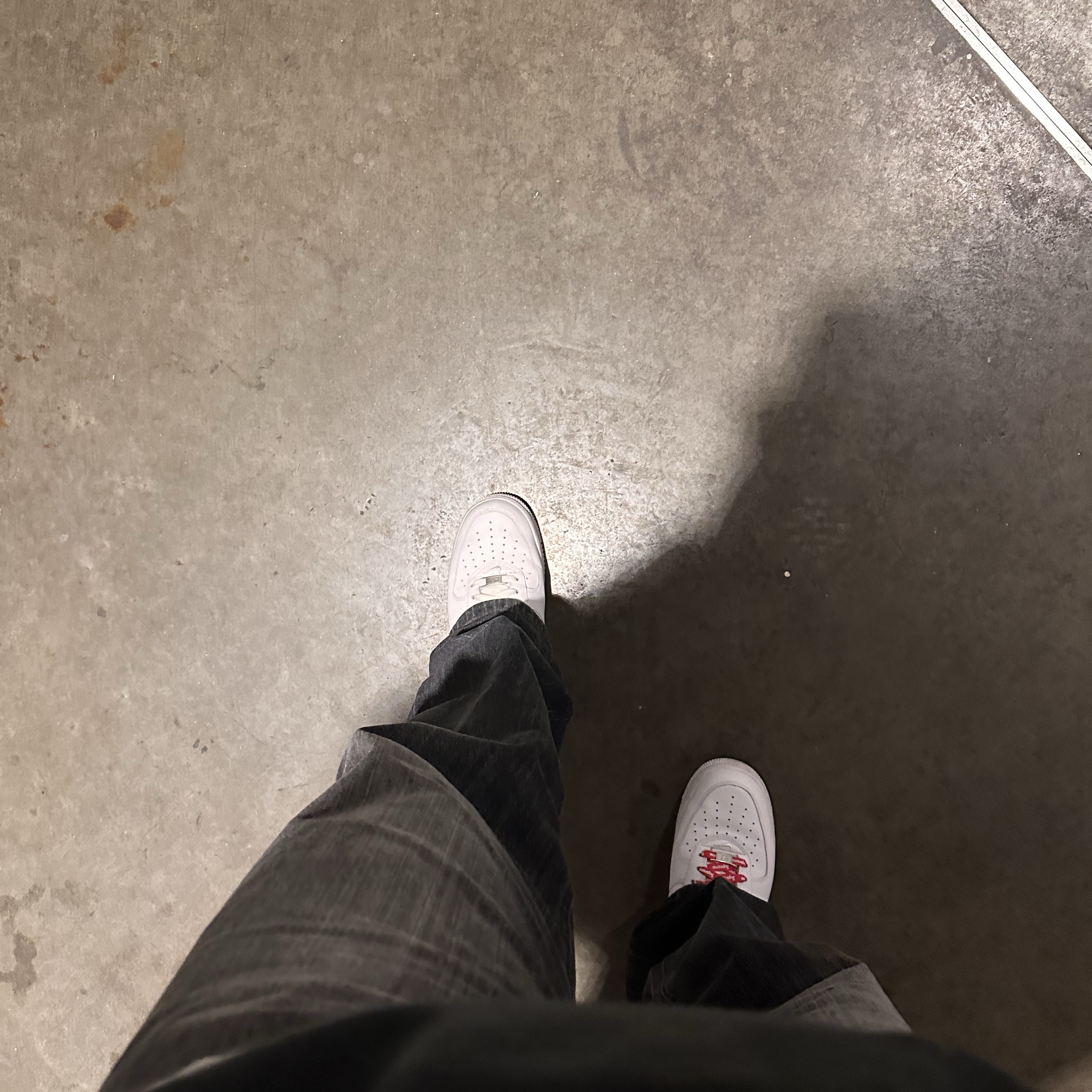 Nike x Supreme Air Force 1 Low White 착용 스타일
