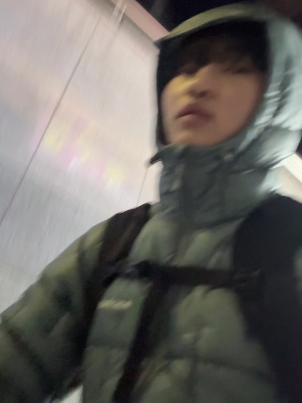 Montbell Plasma 1000 Alpine Down Parka Light Gray 착용 스타일