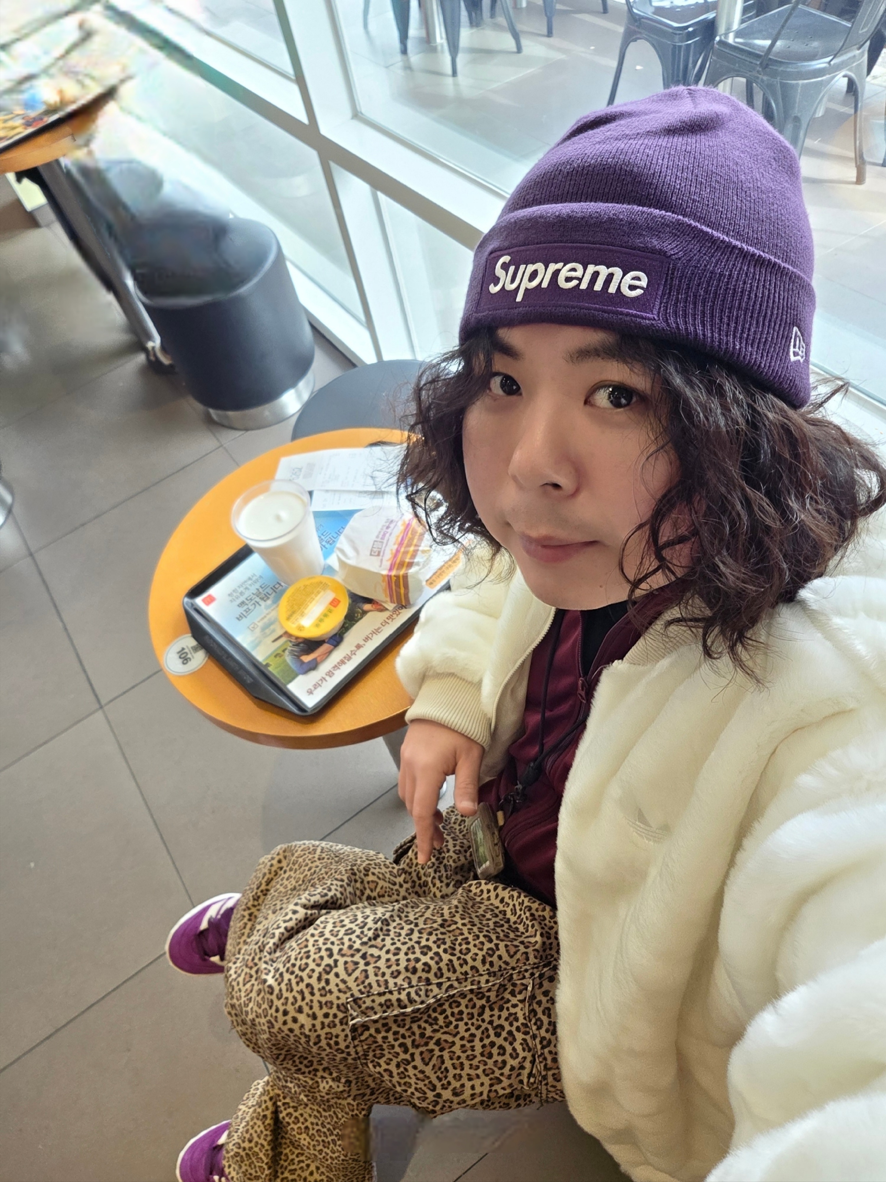 Adidas New Fur Jacket Off White - KR Sizing, Adidas x Atmos Adimatic Glory Purple 착용 스타일 - 2
