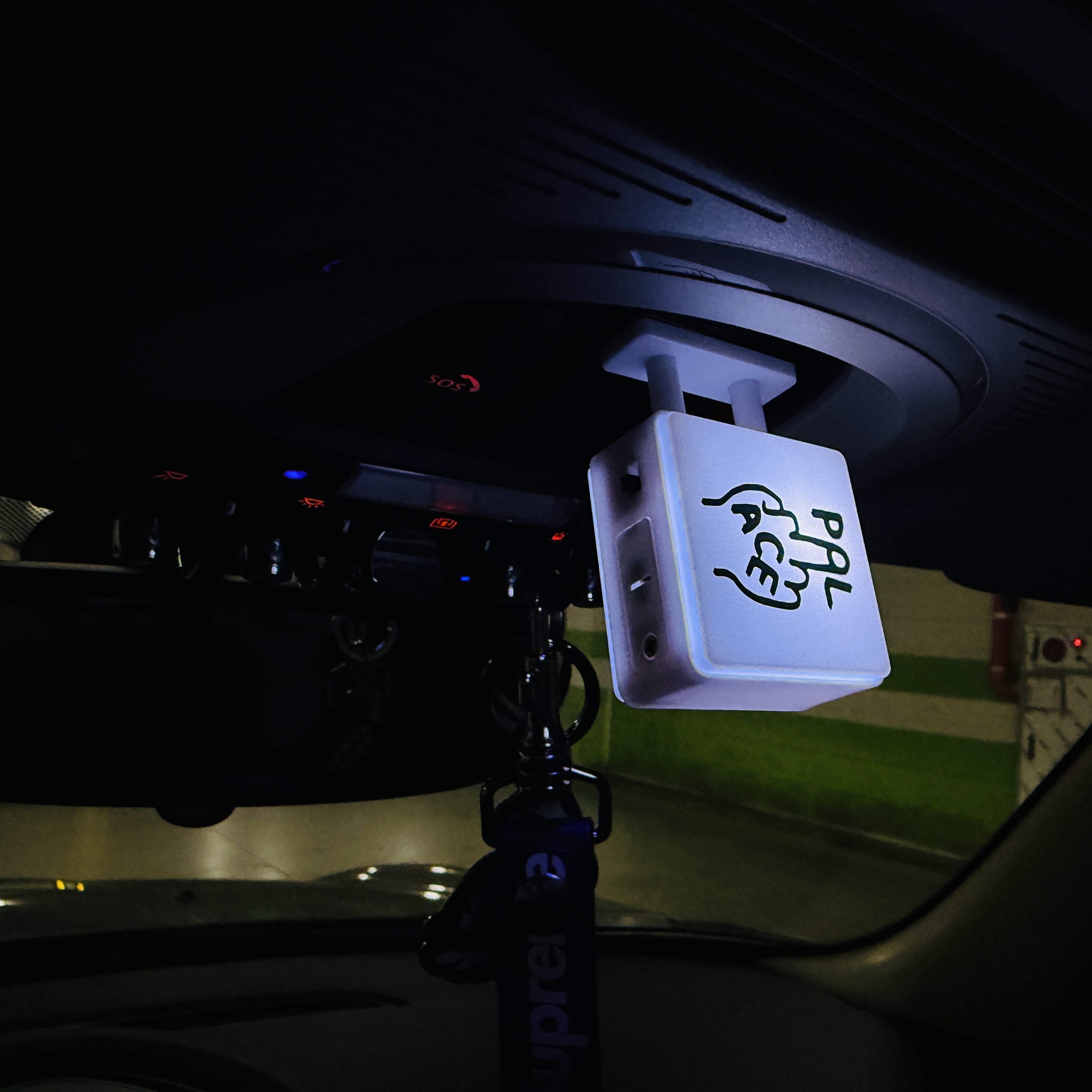 Palace Pal-Mart LED Magnet White Black - 26SS, Human Made Key Charm Silver - Fukuoka Store Exclusive 착용 스타일