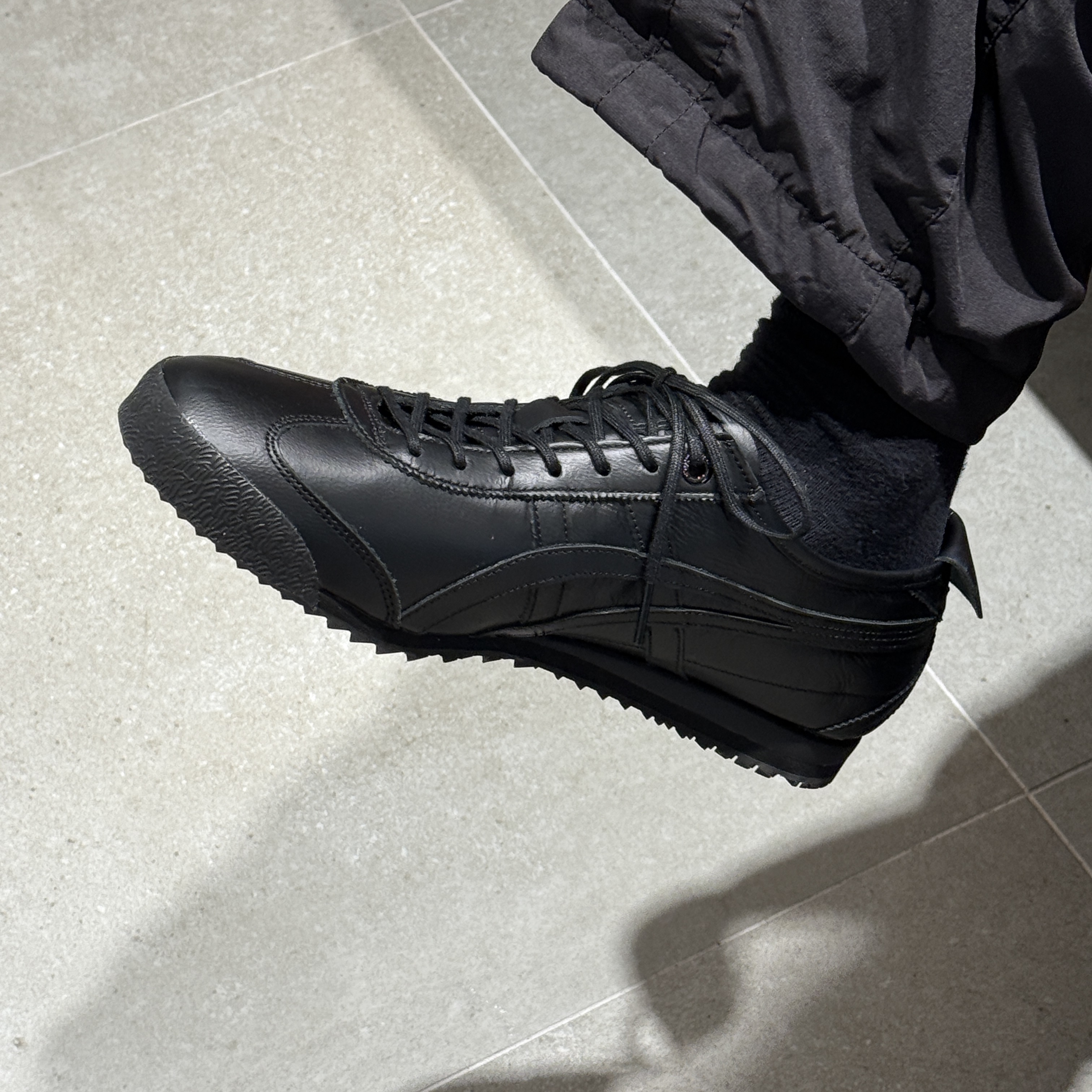 Onitsuka Tiger Mexico 66 Black, Onitsuka Tiger Mexico 66 SD Black 착용 스타일