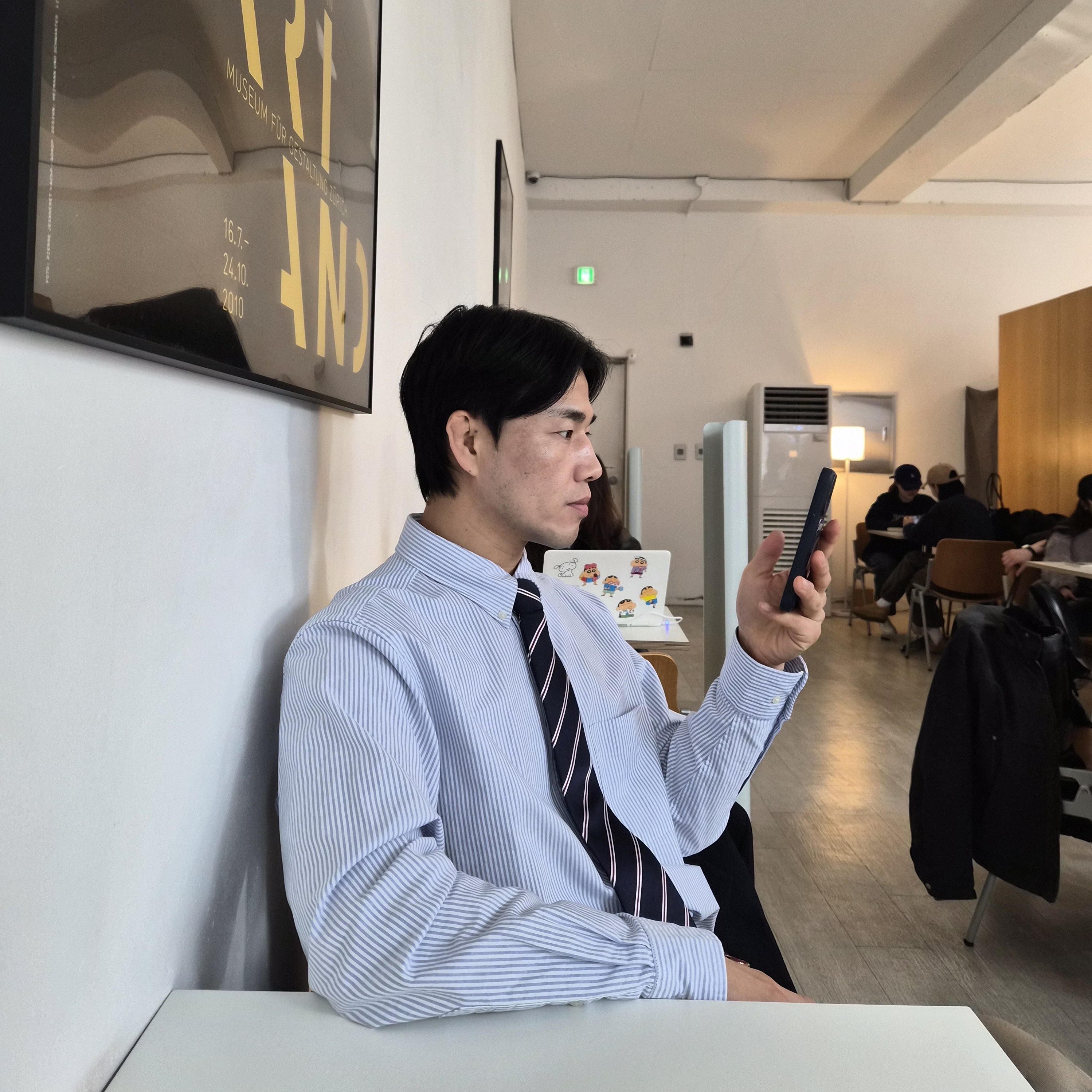 Dr. Martens 1461 Bex Crazy Horse Dark Brown 착용 스타일 - 2