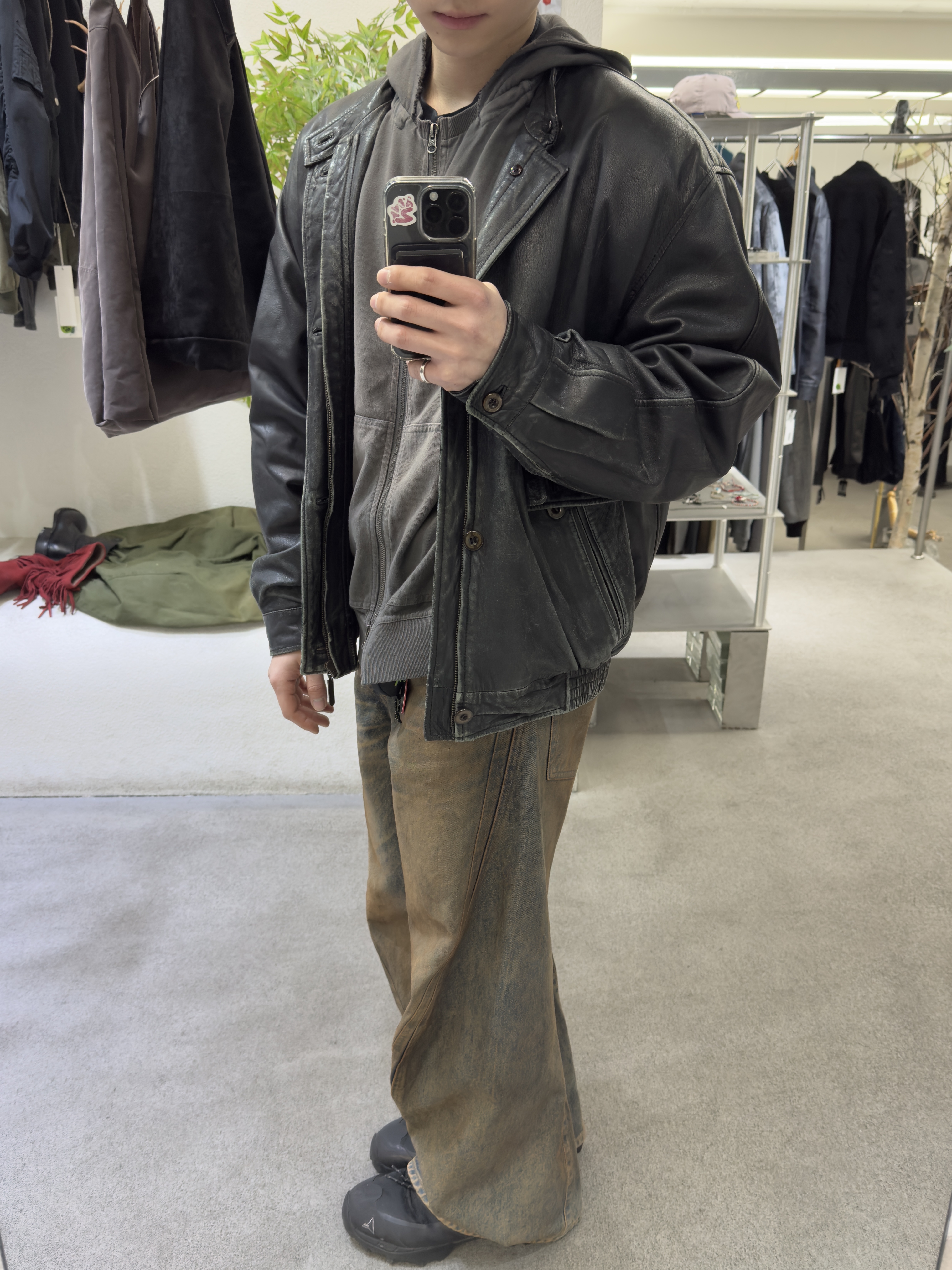 Sansan Gear Washed Hoodie Zip-Up Charcoal, Roa Hiking Katharina Black 착용 스타일 - 1