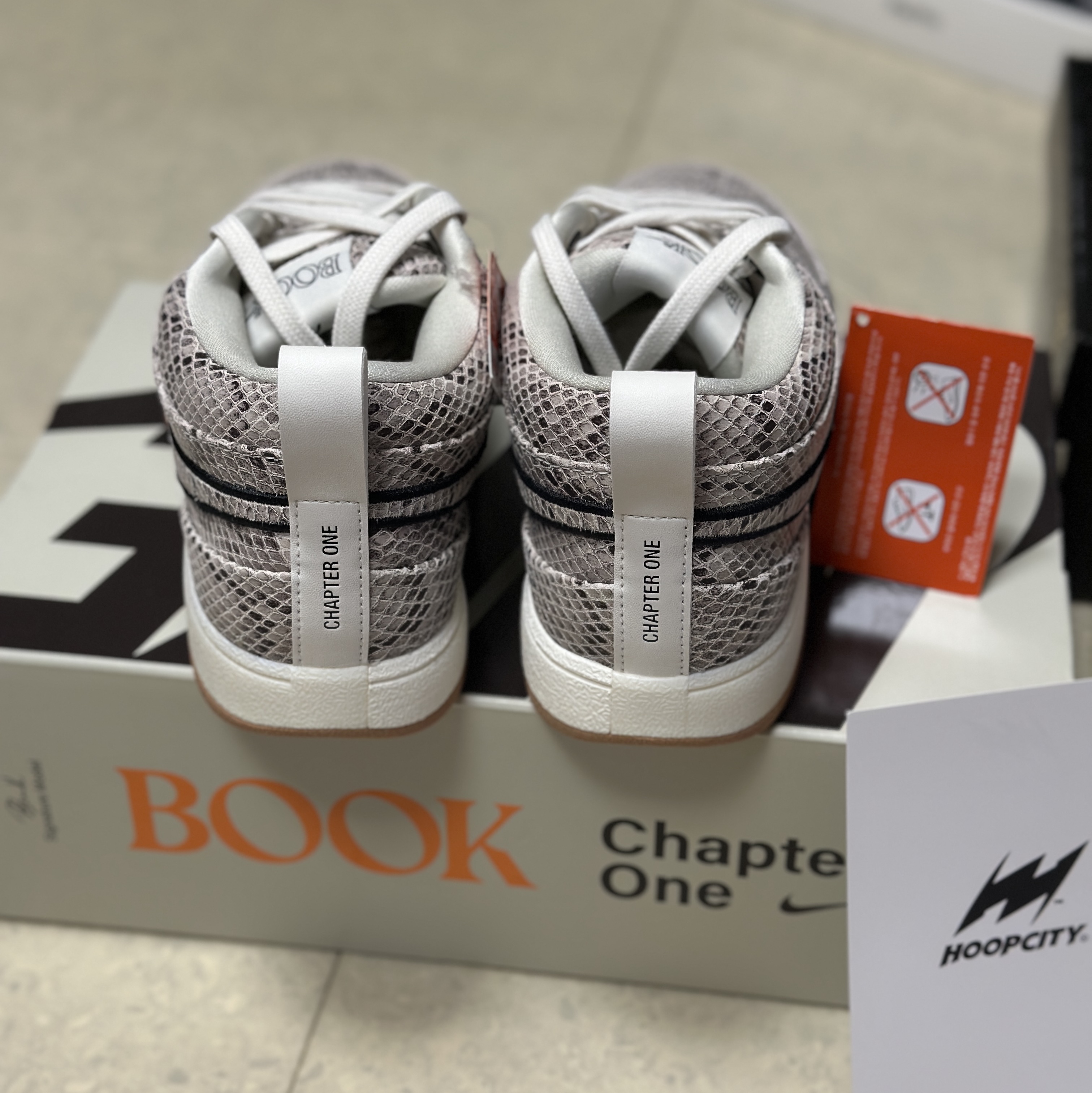 Nike Book 1 EP Leather Light Orewood Brown Black 착용 스타일 - 4