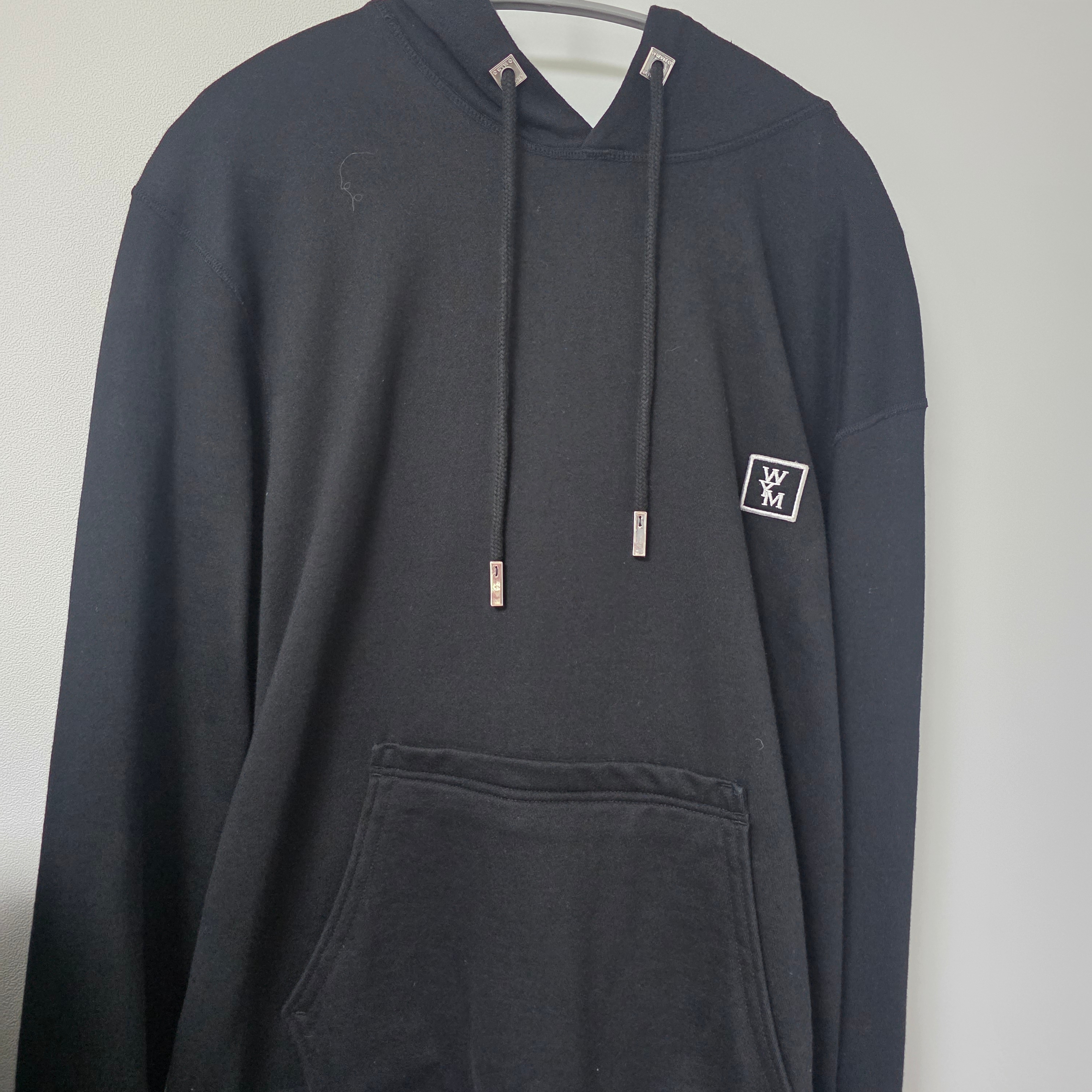 Wooyoungmi Back Logo Hoodie Black - 23FW 착용 스타일
