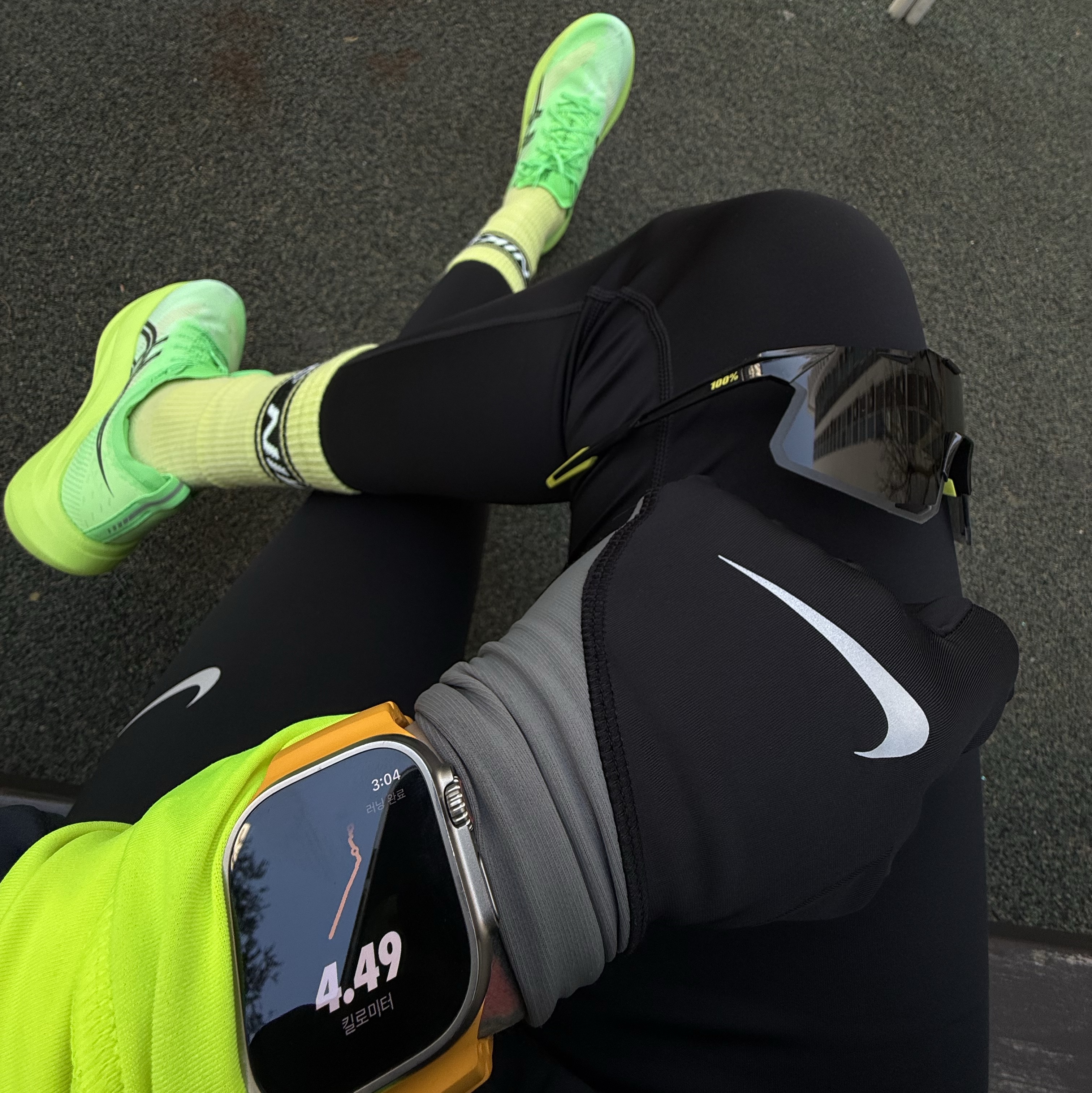Asics Megablast Vital Green Black, 100% Hypercraft Gloss Black Photochromic Lens 착용 스타일