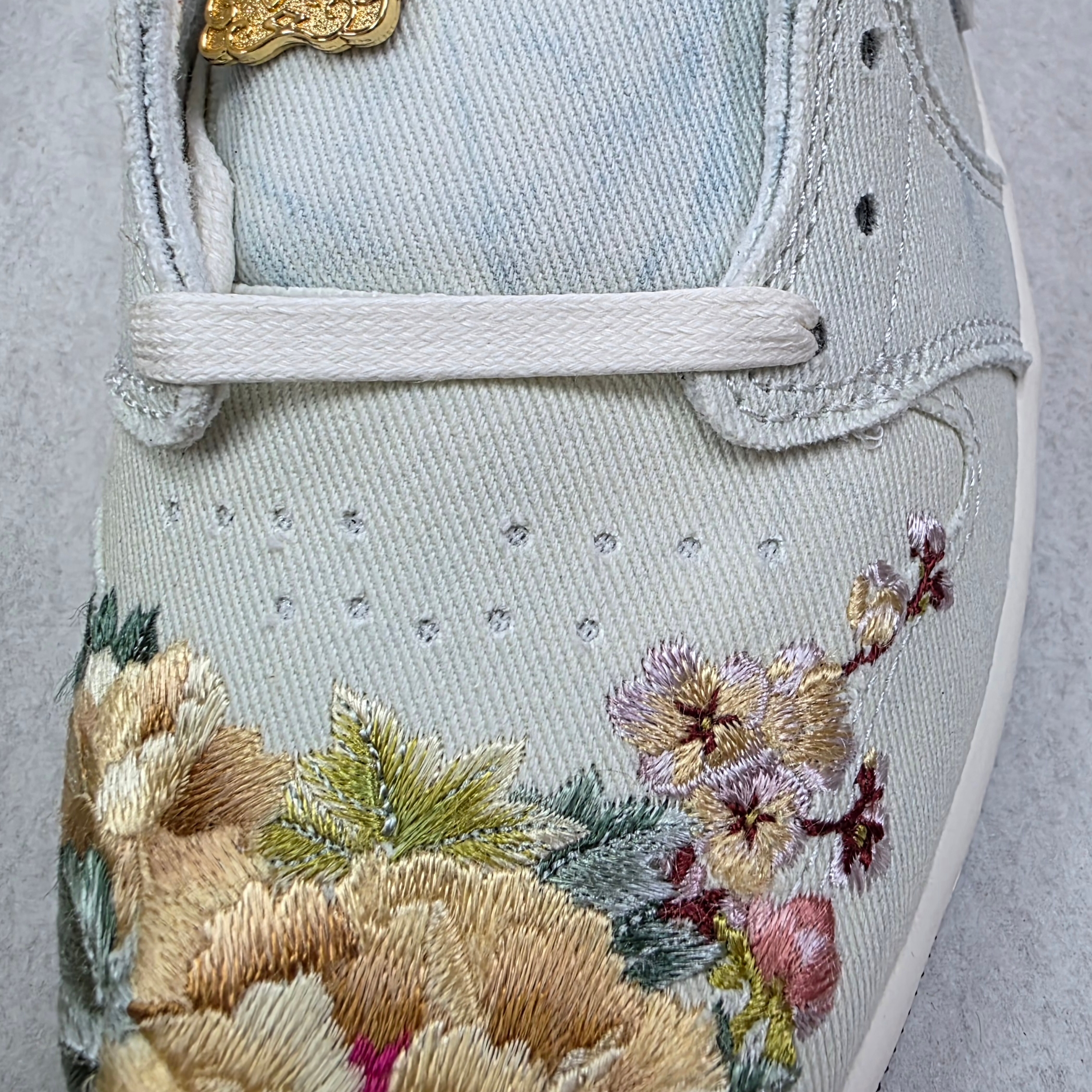Jordan 1 Retro Low OG Greyish and Sail 착용 스타일 - 5