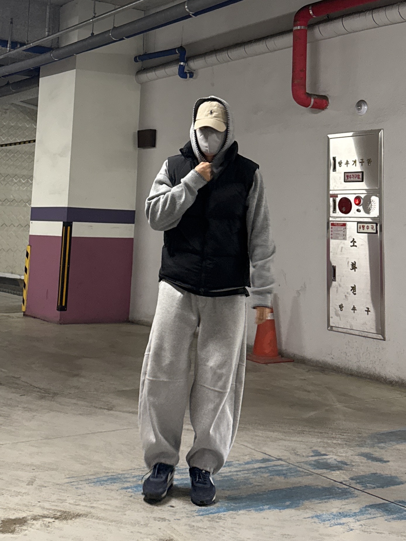 [15%적립] Polo Ralph Lauren Cotton Chino Baseball Cap Nubuck Relay Blue - 25SS, Nike x Sacai x Fragment LDWaffle Blackened Blue 착용 스타일 - 4