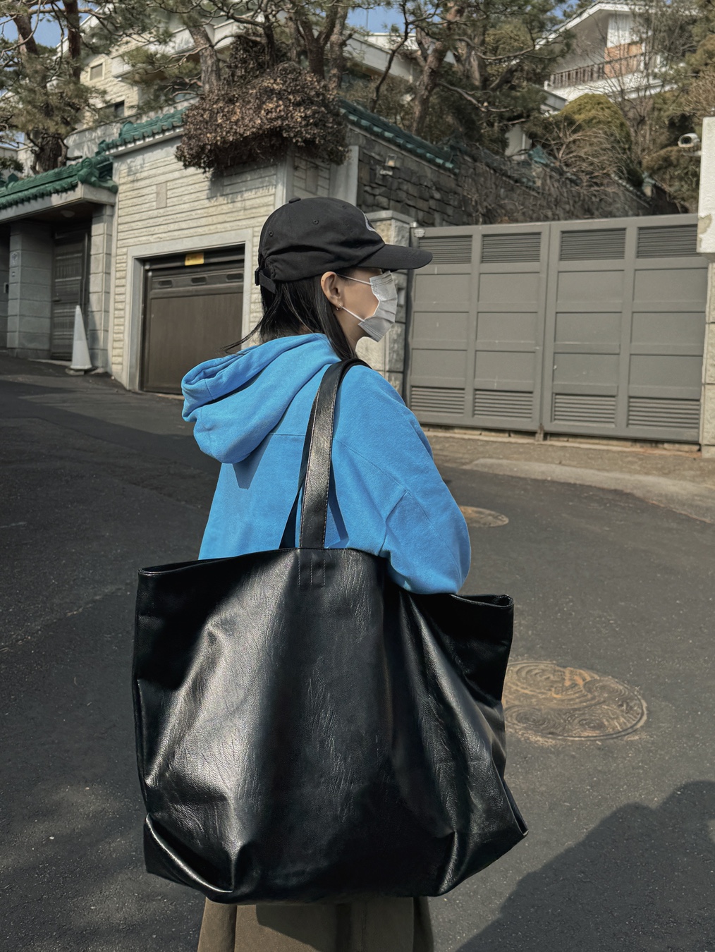 Adidas Superstar Core Black White, Mischief Rhombus Ball Cap Black 착용 스타일 - 4