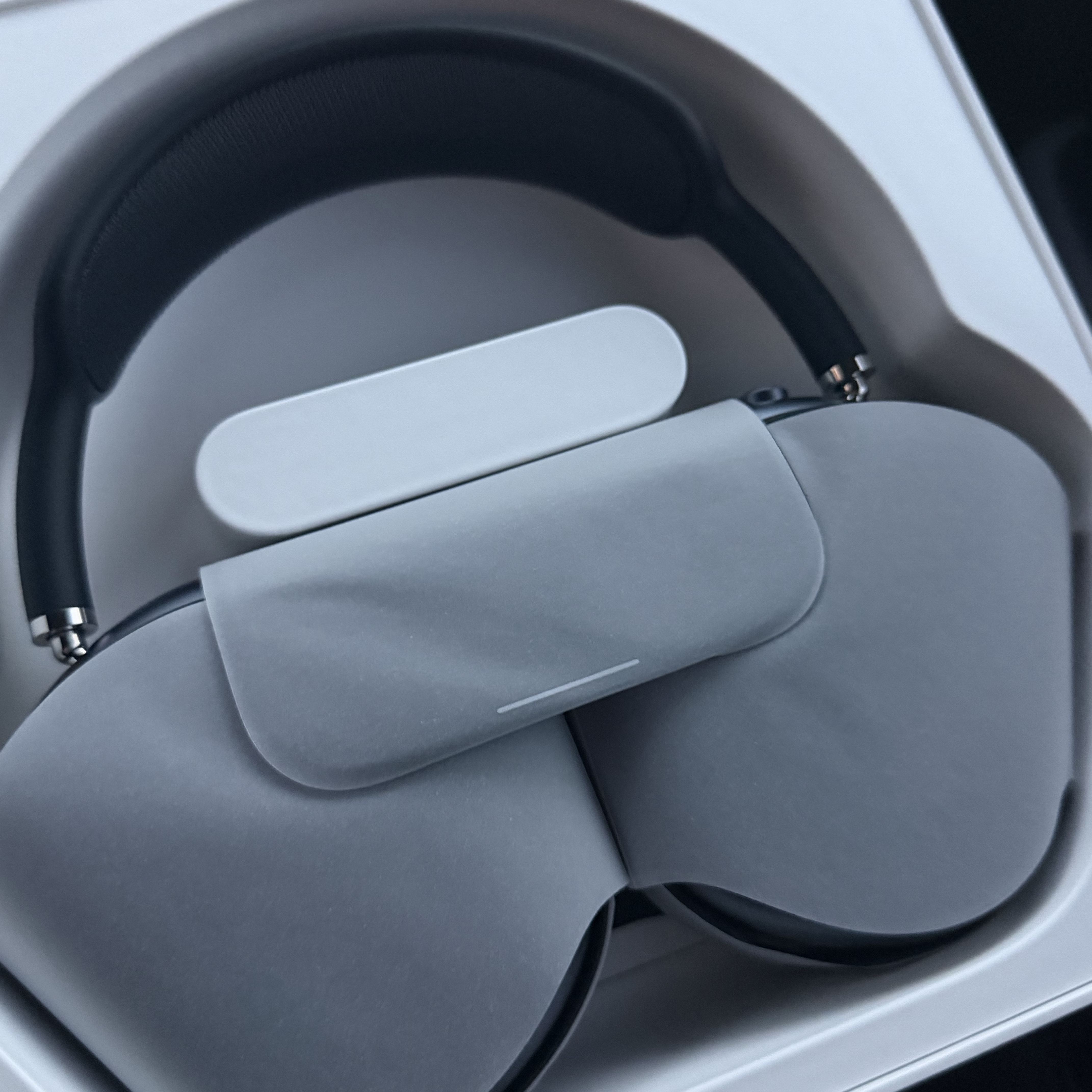 Apple AirPods Max USB C Midnight (Korean Ver.) 착용 스타일