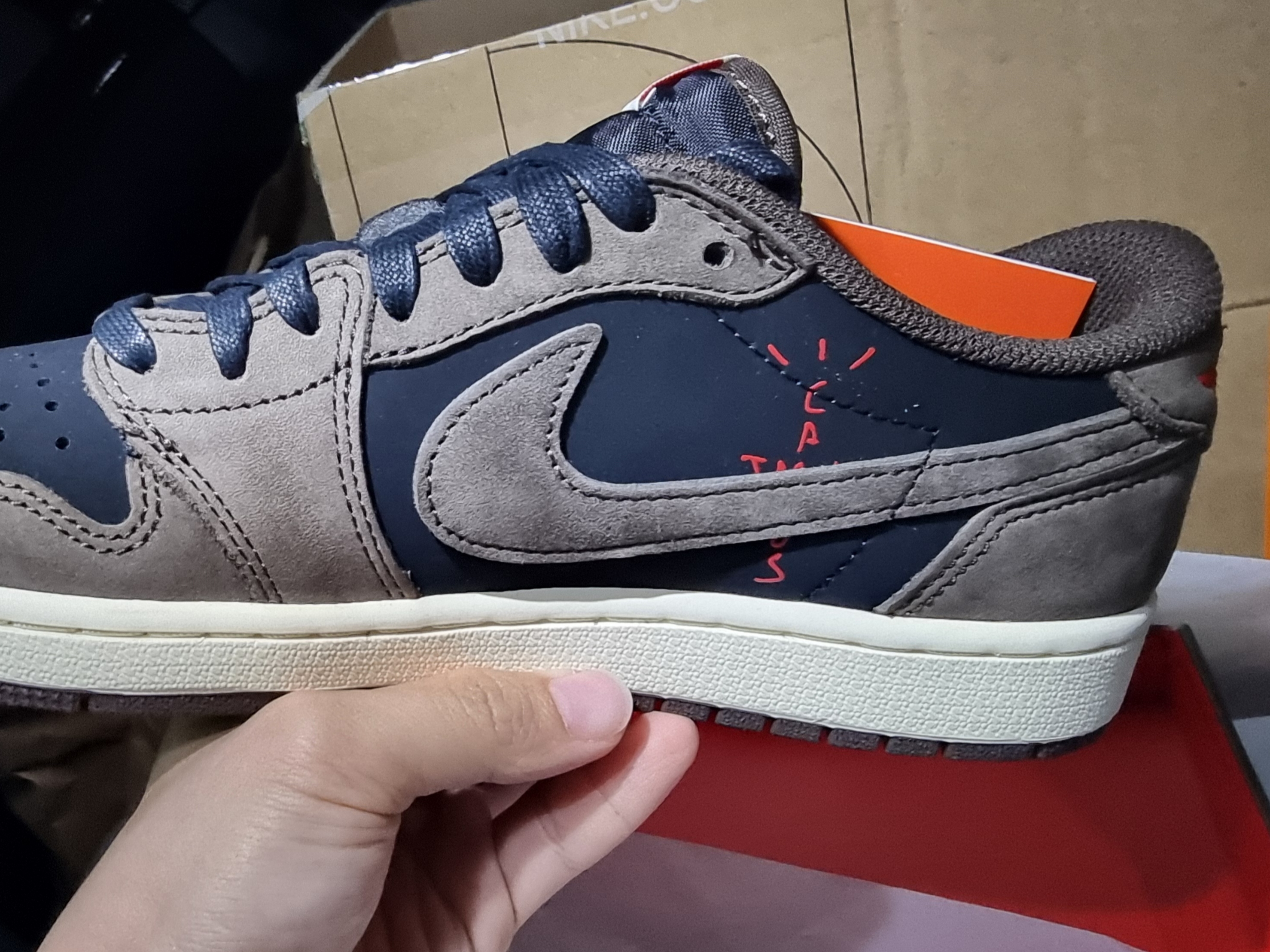 Jordan 1 x Travis Scott Retro Low OG SP Mocha 착용 스타일
