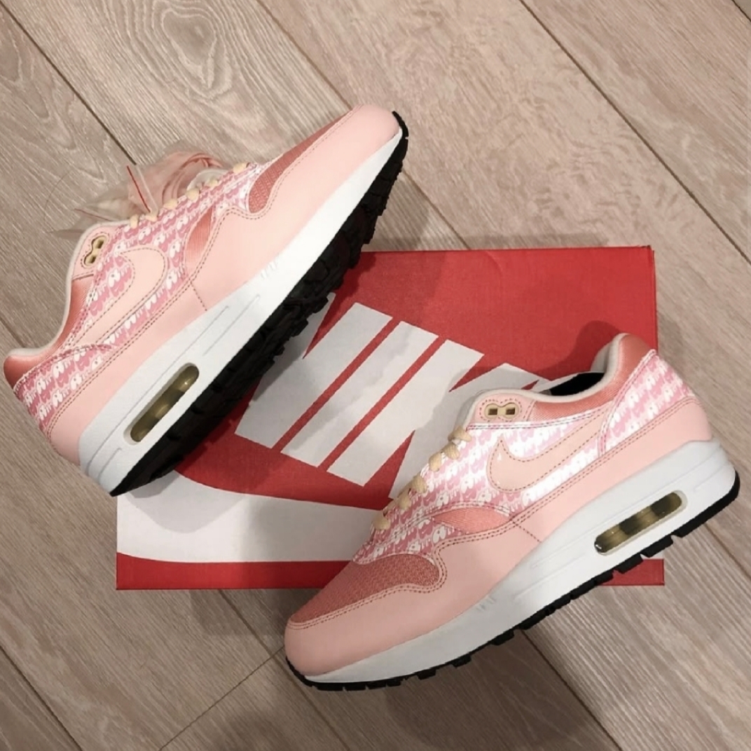 Nike Air Max 1 Premium Strawberry Lemonmade 착용 스타일