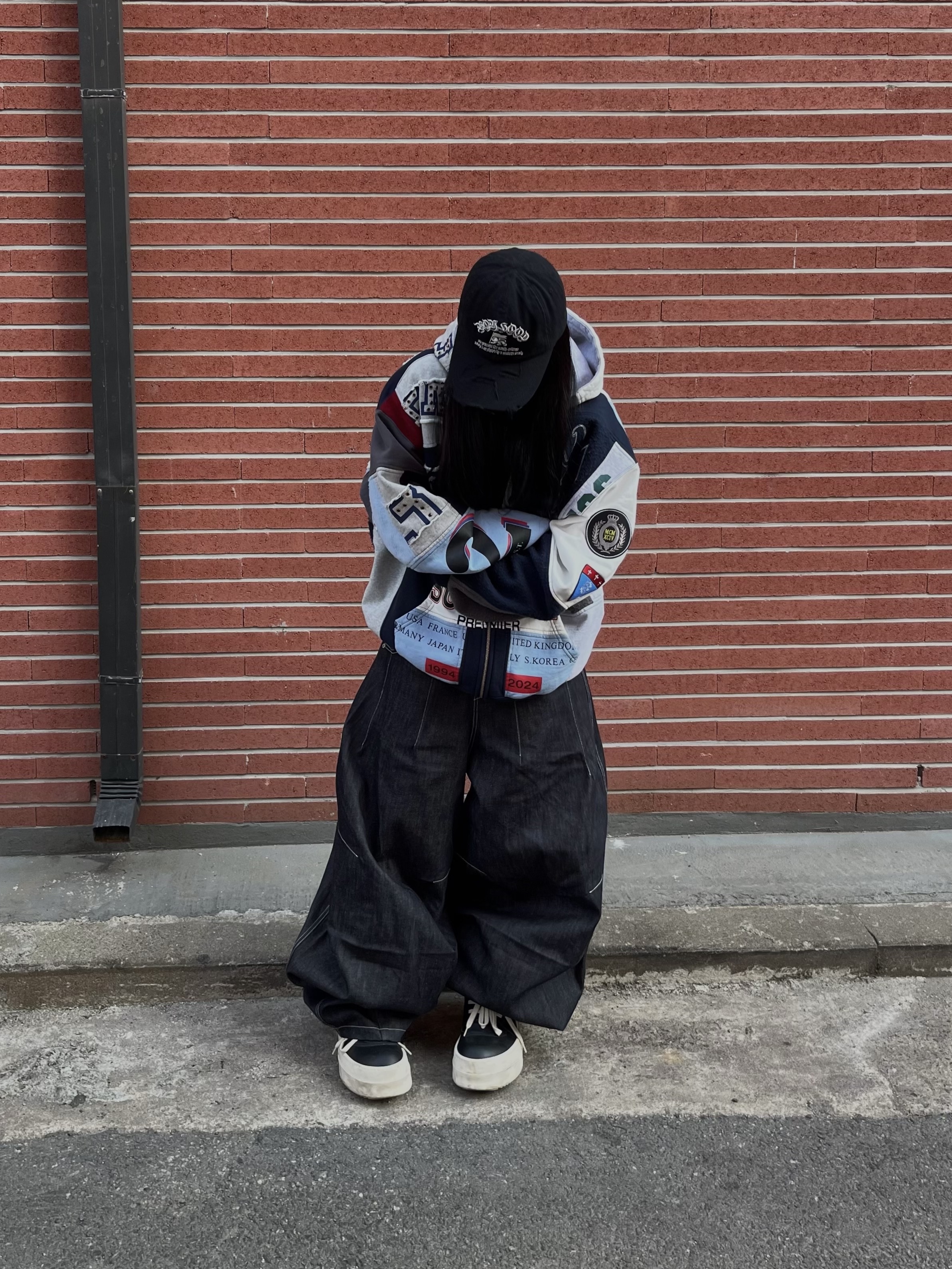 Supreme Patchwork Zip Up Hooded Sweatshirt Navy - 25SS, Rick Owens Hollywood Mega Bumper Geobasket in Full Grain Calf Leather Black Milk 착용 스타일 - 3