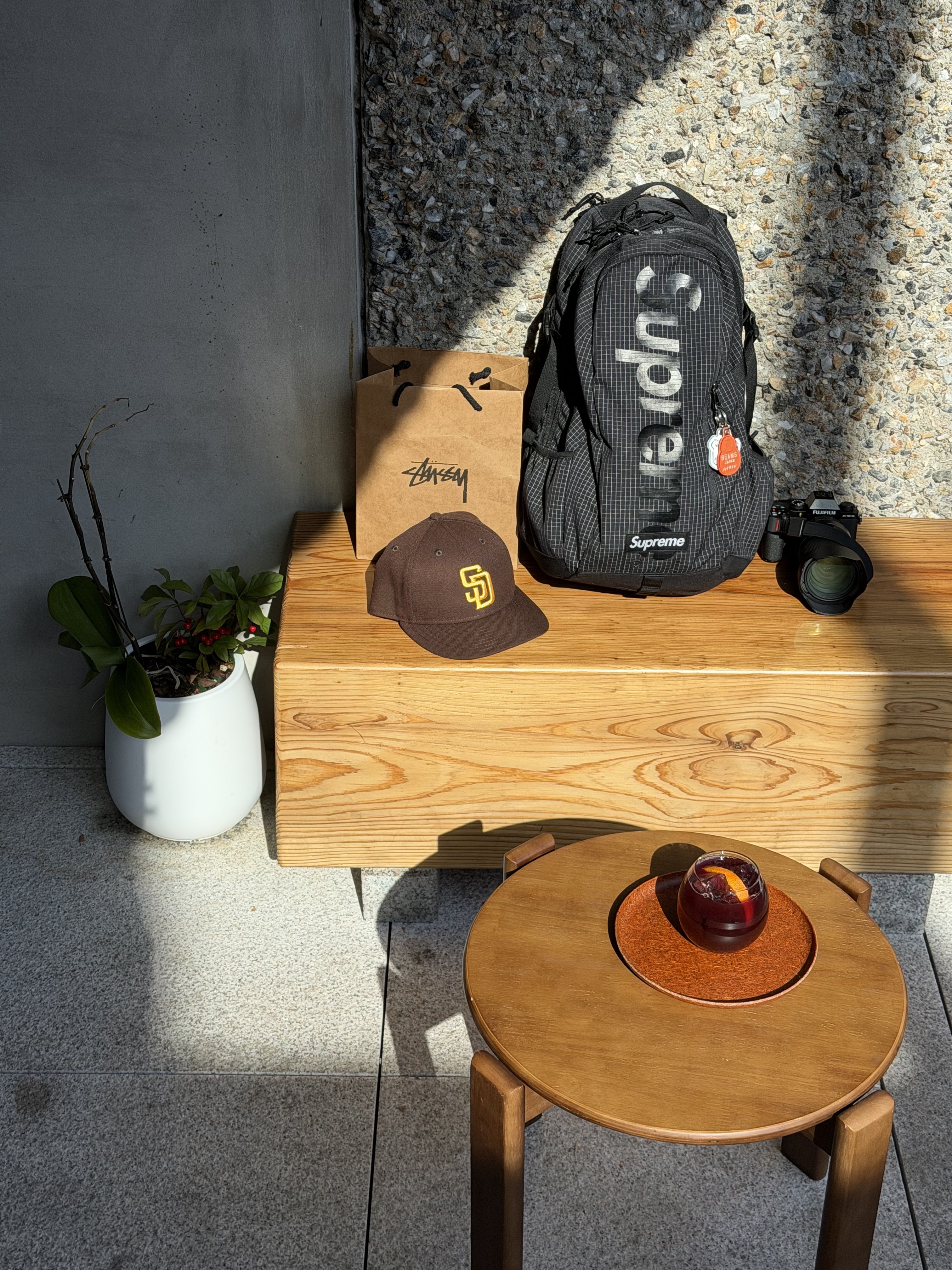 Supreme Backpack Black - 24SS 착용 스타일