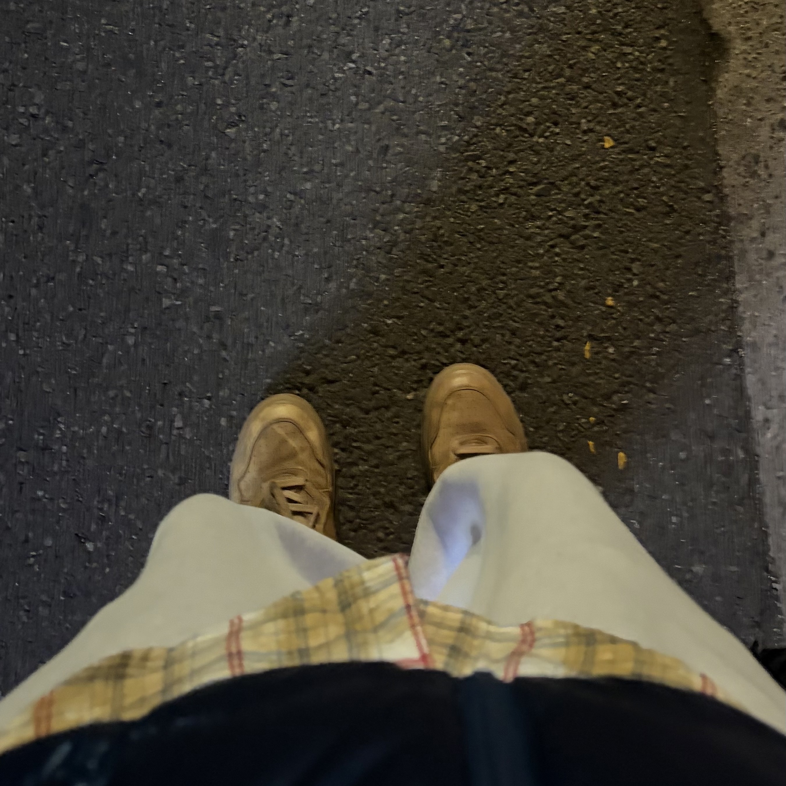 Autry Medalist Low Leather Sneakers Vintage Brown, Supreme Jacquard Stripe Sweatpant Ash Grey - 24SS 착용 스타일