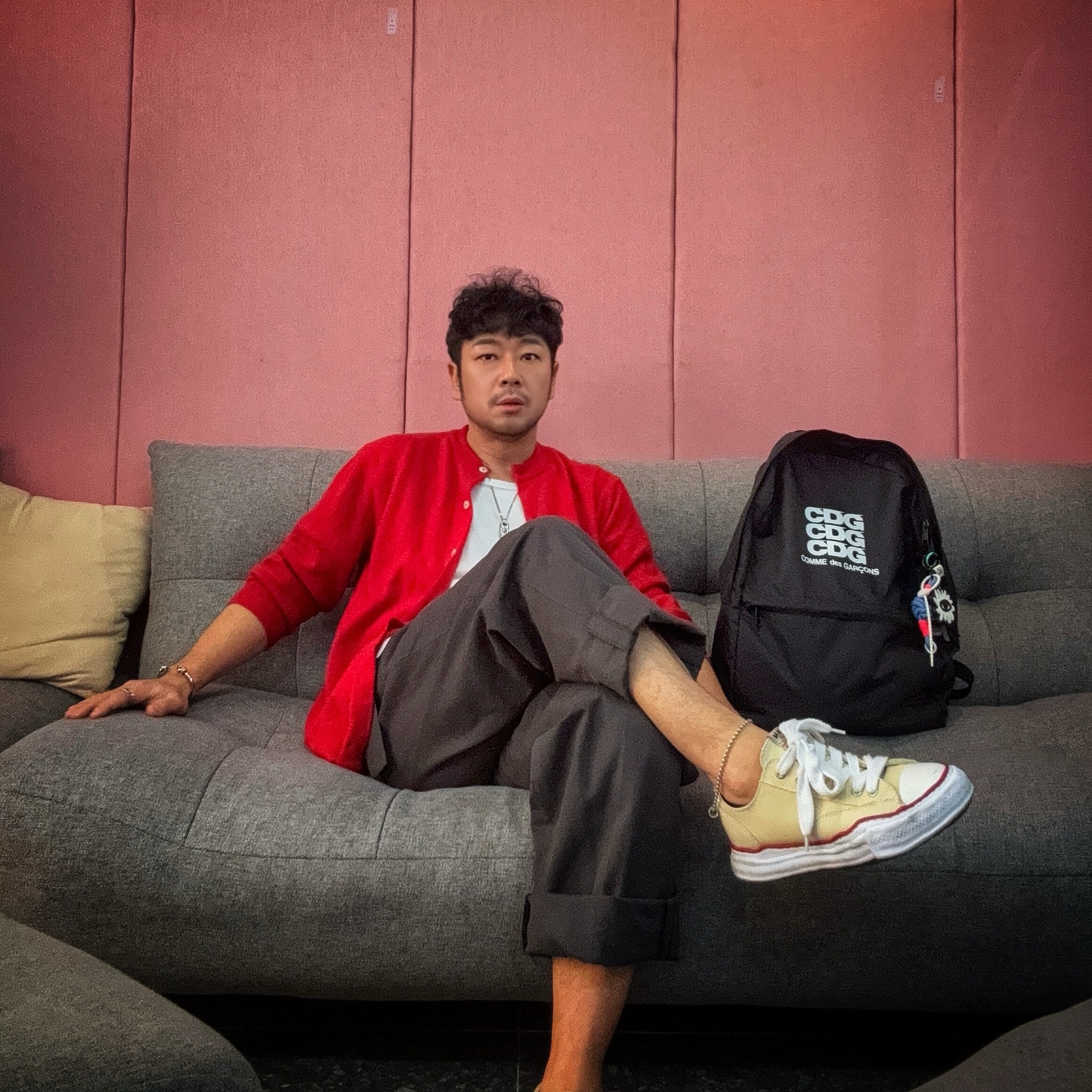 Maison Mihara Yasuhiro Peterson OG Sole Canvas Low-top Sneakers Natural, CDG Backpack Black 착용 스타일 - 1