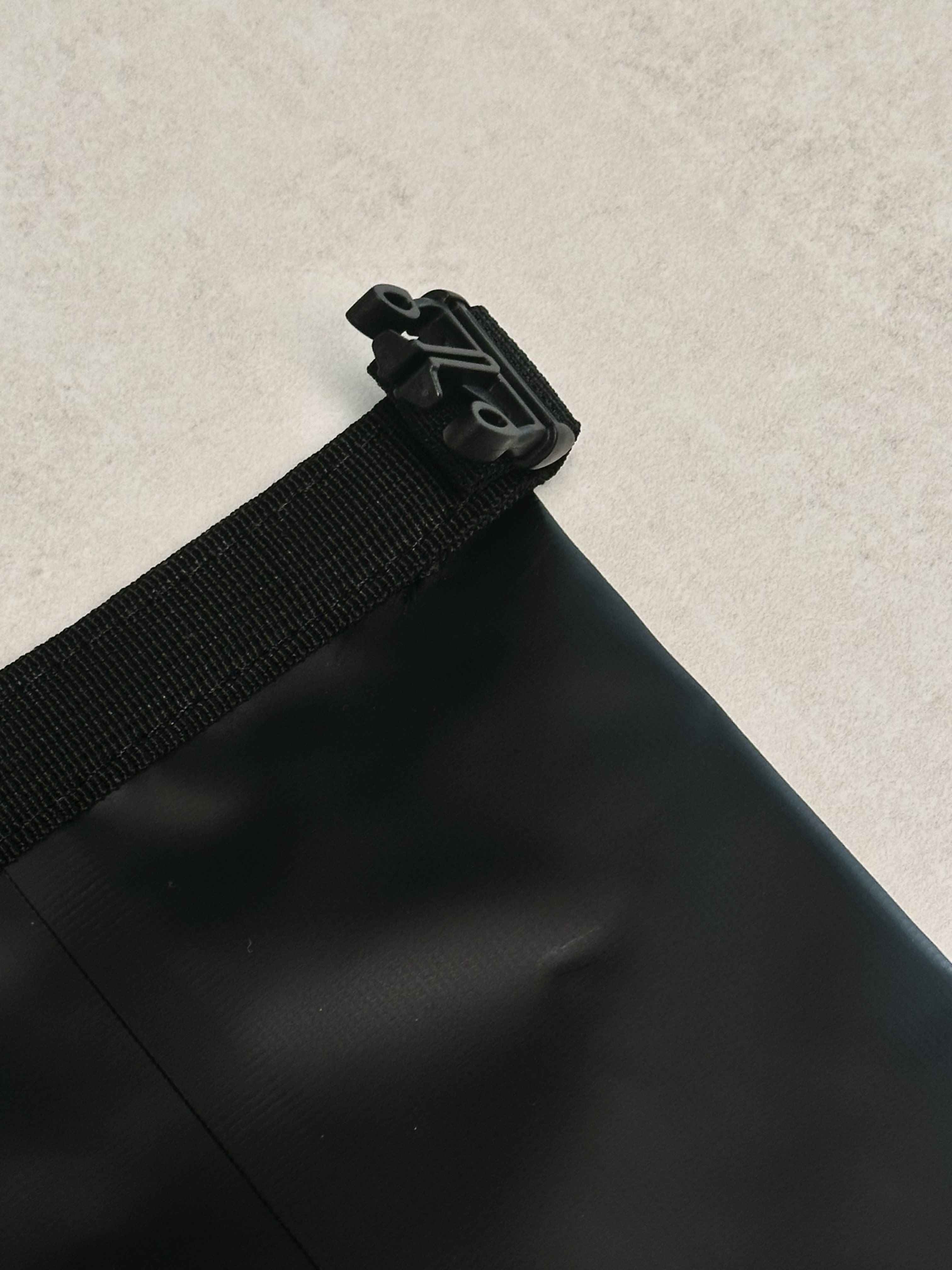 Yeezy BP-01 Black 착용 스타일 - 8