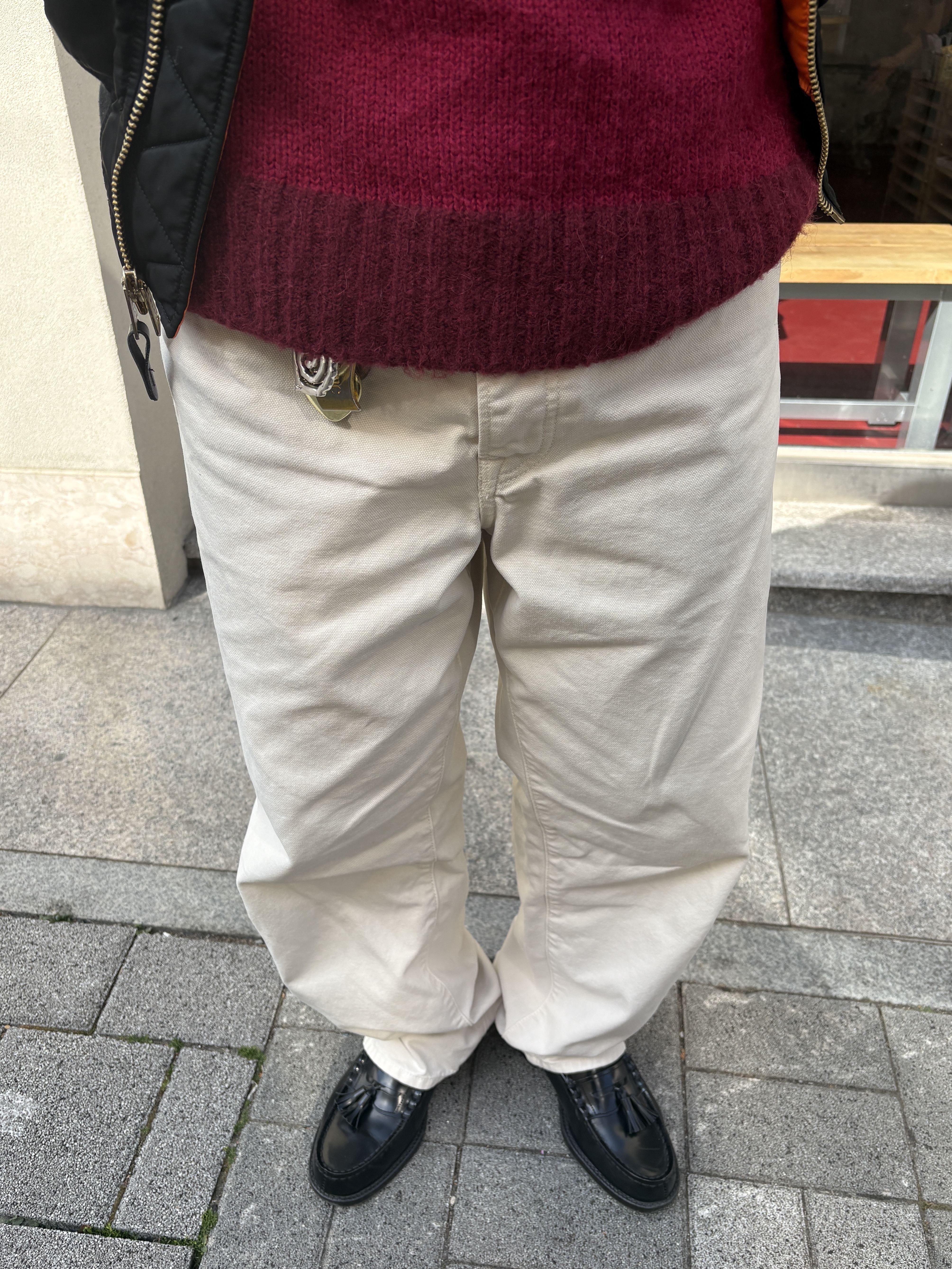 ALPHA INDUSTRIES MA-1 Flight Jacket Black, Aftermath Stripe Knit Red 착용 스타일 - 6