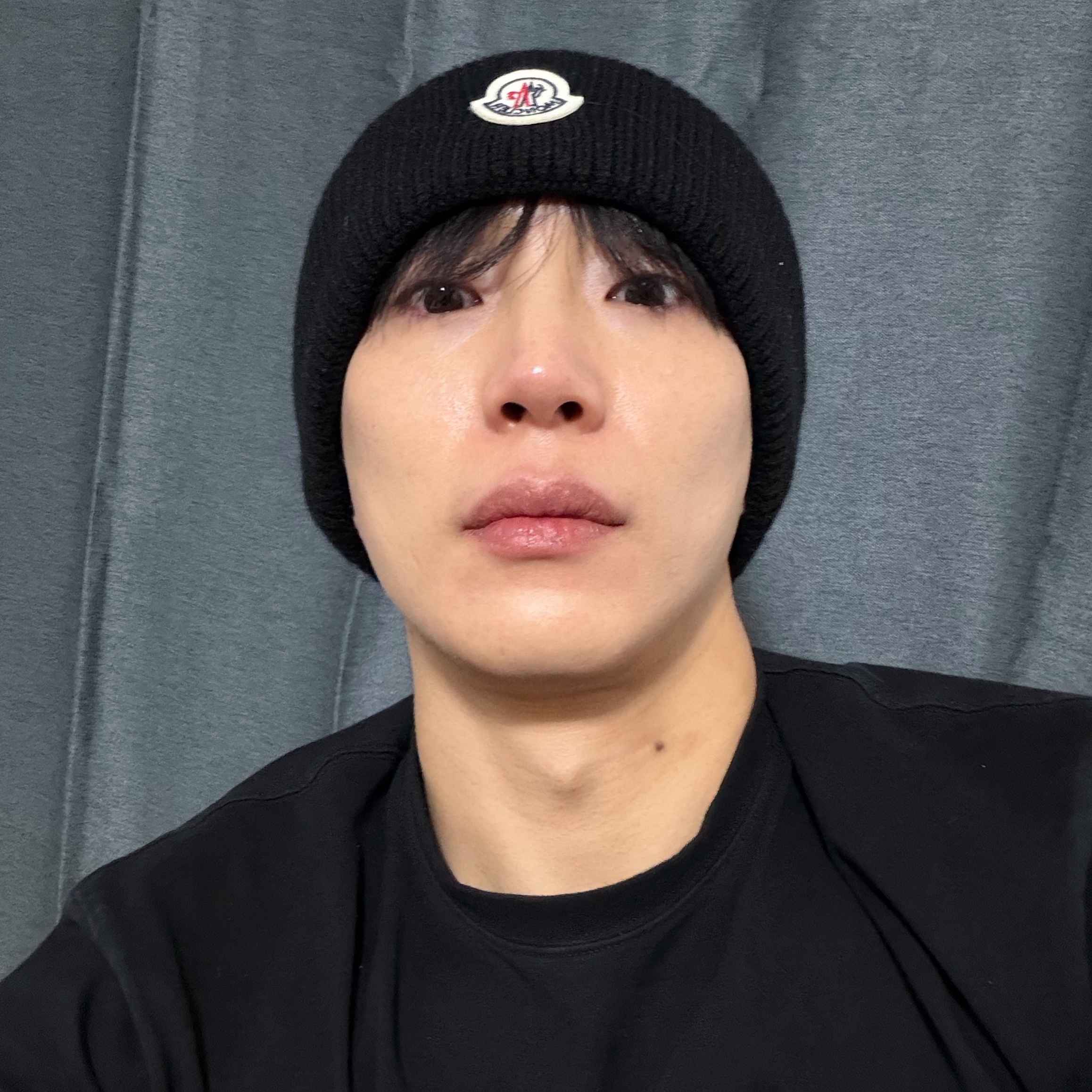 Moncler Cotton Beanie Black - 25SS 착용 스타일 - 1