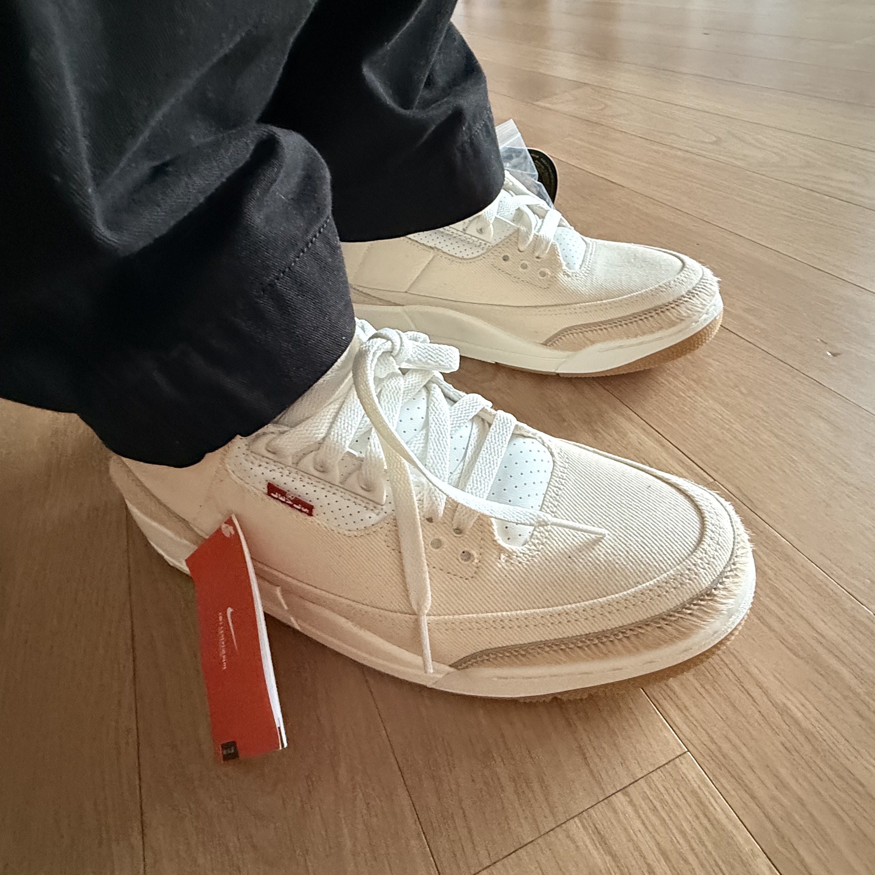 Jordan 3 x Levi’s Ecru Denim 착용 스타일 - 2