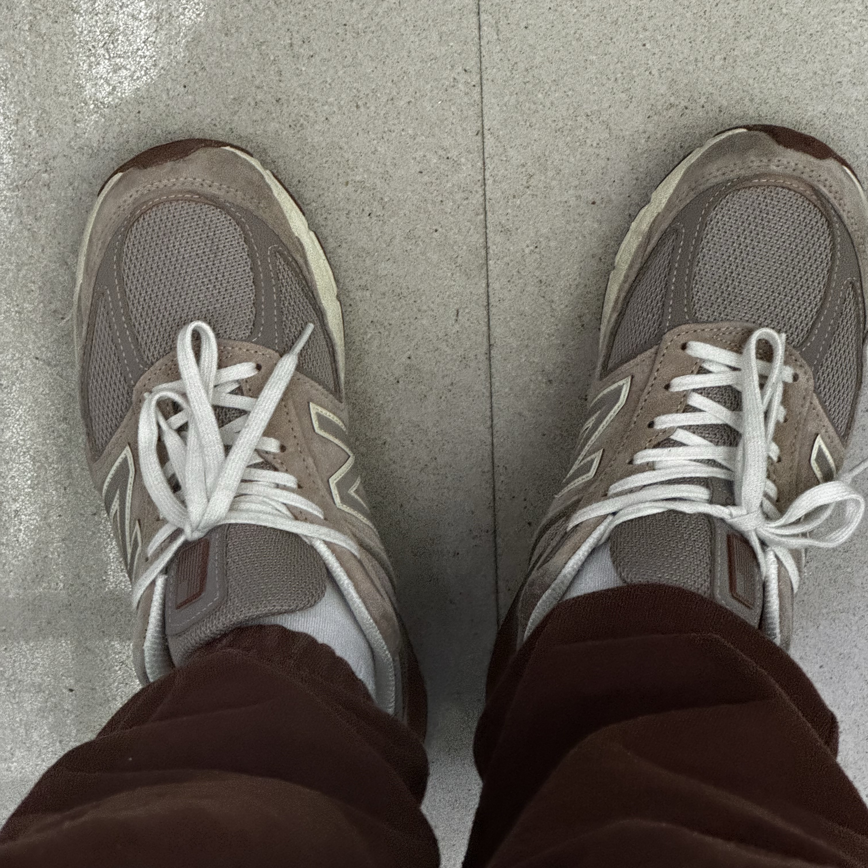 New Balance 990v5 Made in USA Grey - 6E XXWide 착용 스타일