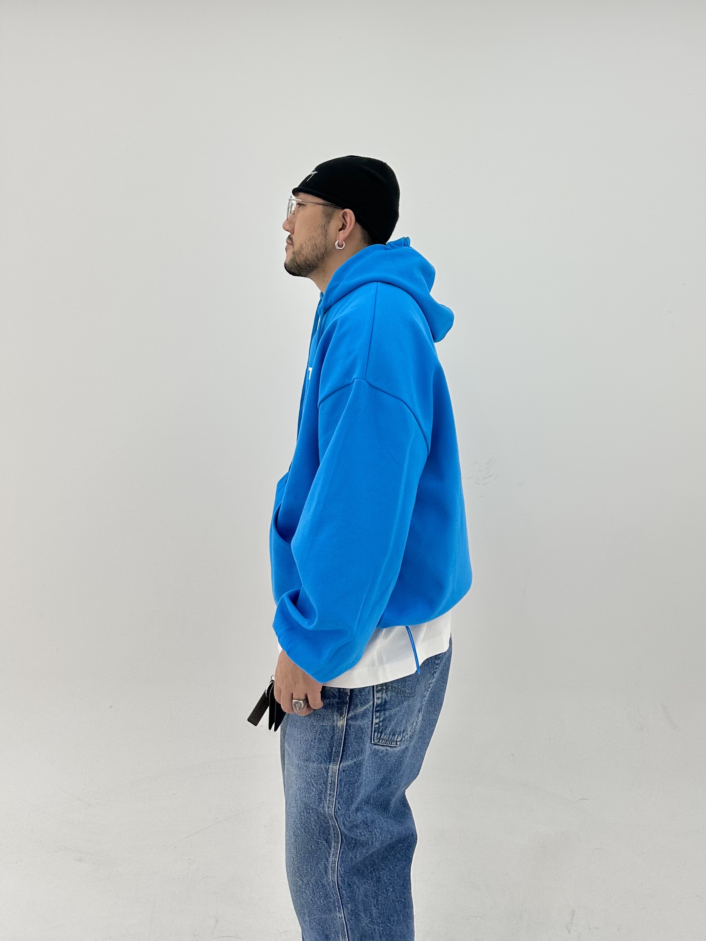 Stussy Skullcap Chain Stitch Rolled Edge Black, Maison Margiela Keyring Wallet Black 착용 스타일 - 8
